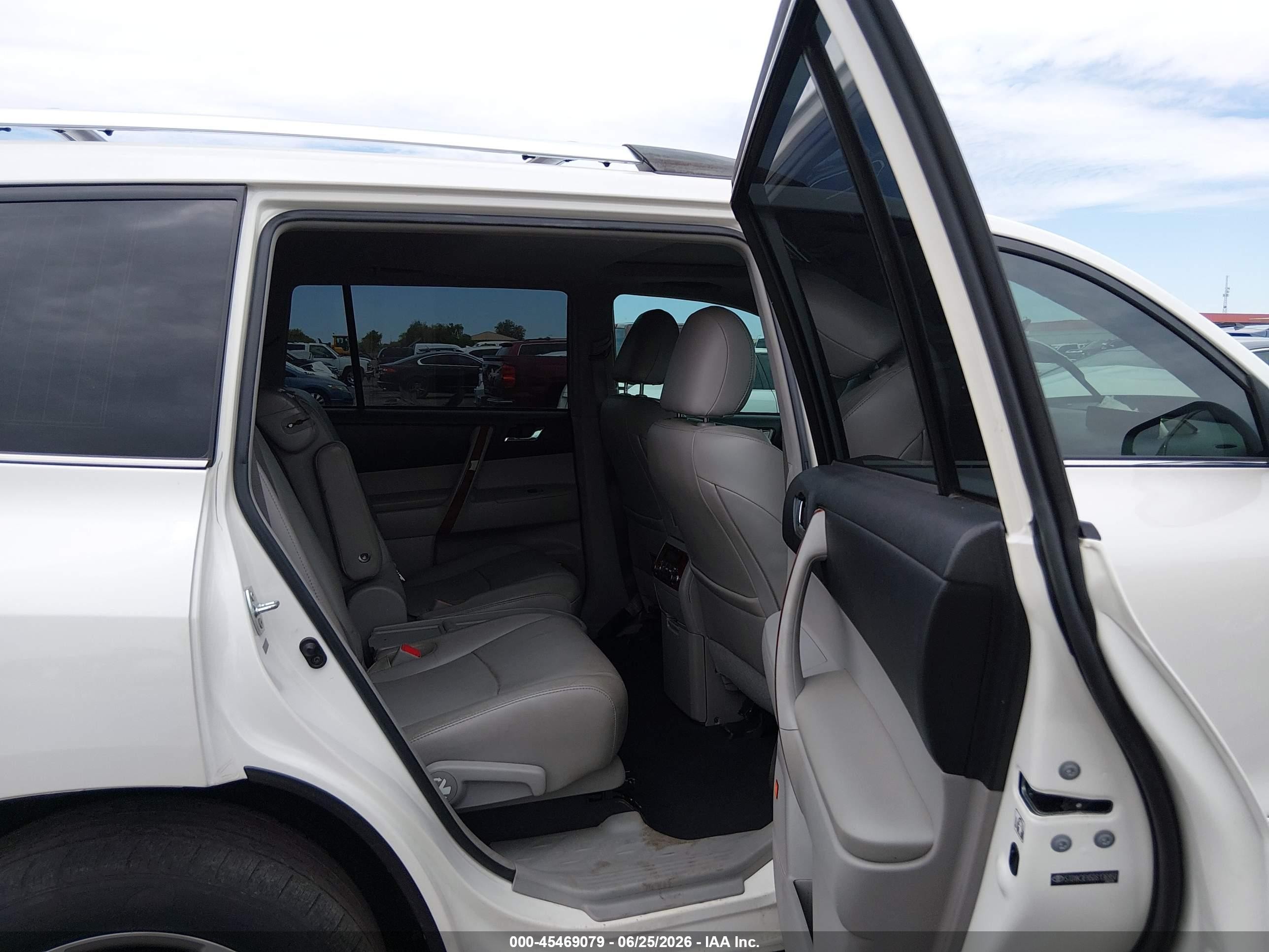2013 Toyota Highlander Limited V6 White vin: 5TDYK3EH5DS136950