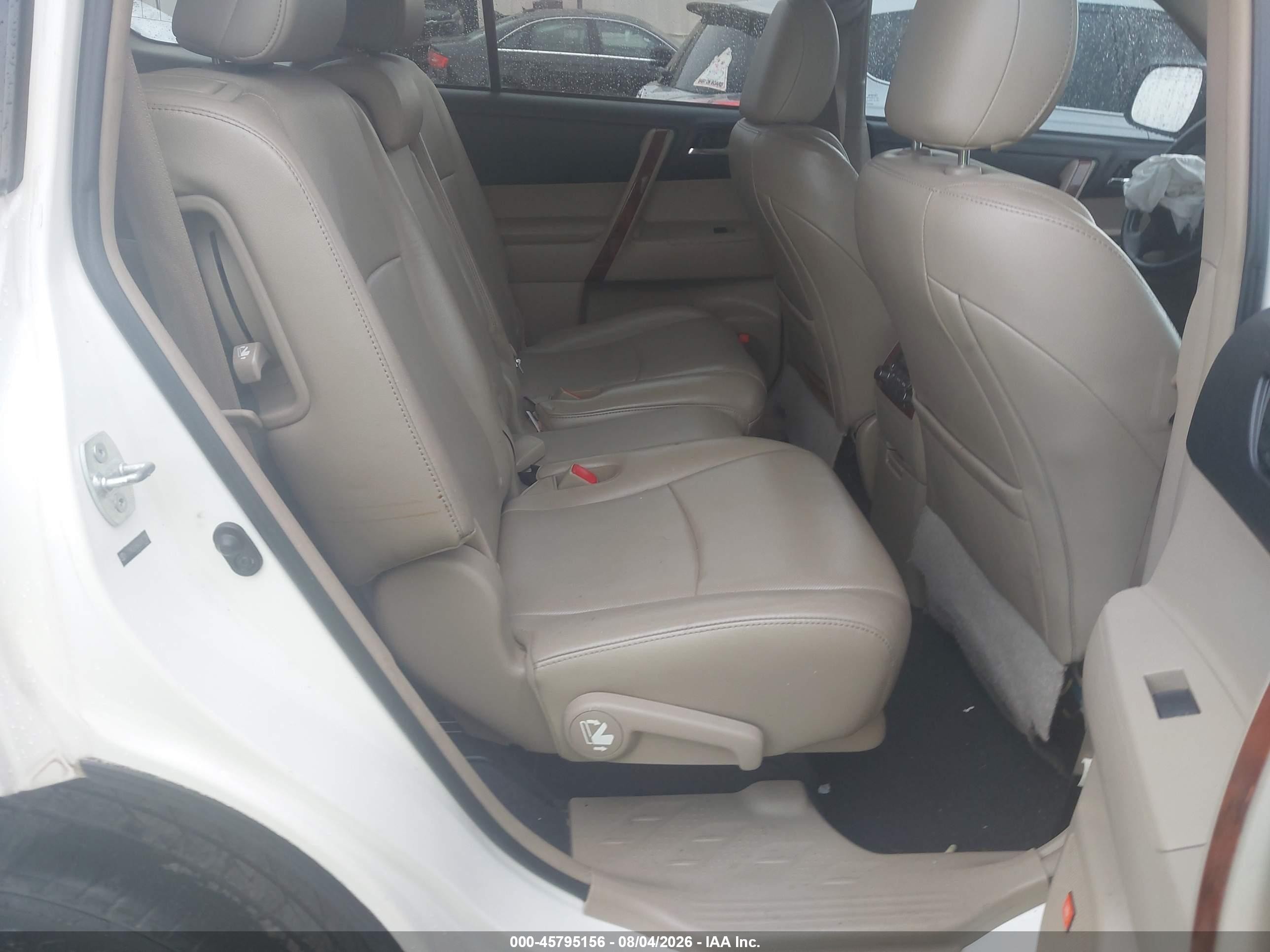 2012 Toyota Highlander Limited V6 White vin: 5TDYK3EH6CS087398