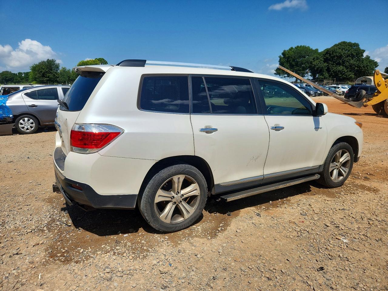 2013 Toyota Highlander Limited White vin: 5TDYK3EH6DS101592