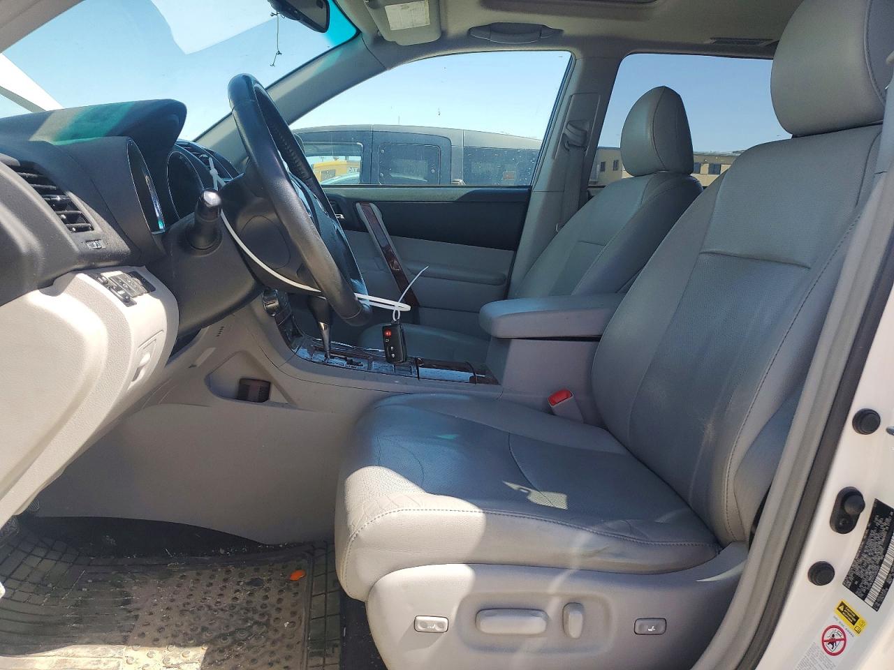 2012 Toyota Highlander Limited White vin: 5TDYK3EH7CS062087