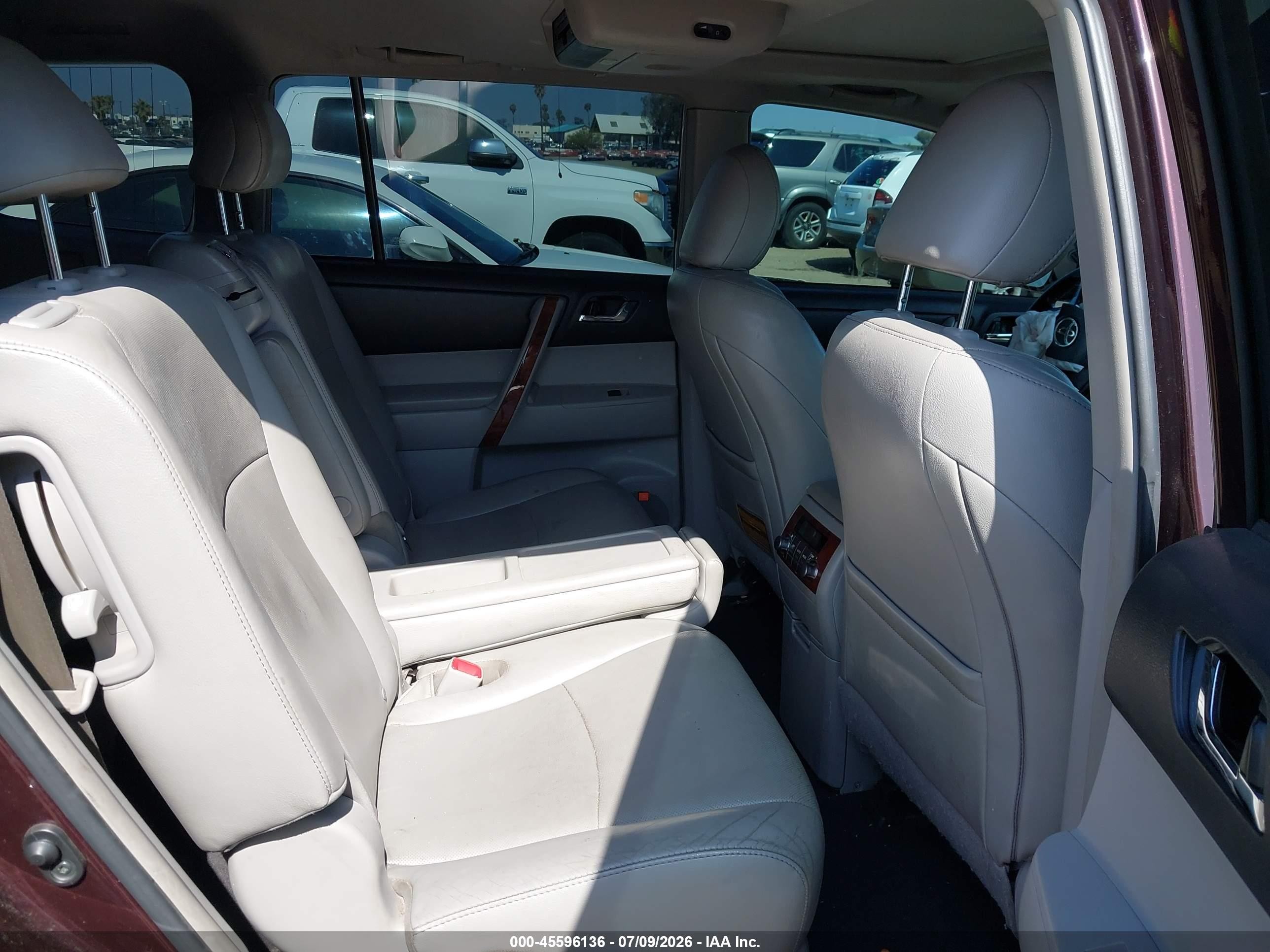 2012 Toyota Highlander Limited V6 Burgundy vin: 5TDYK3EH7CS081271