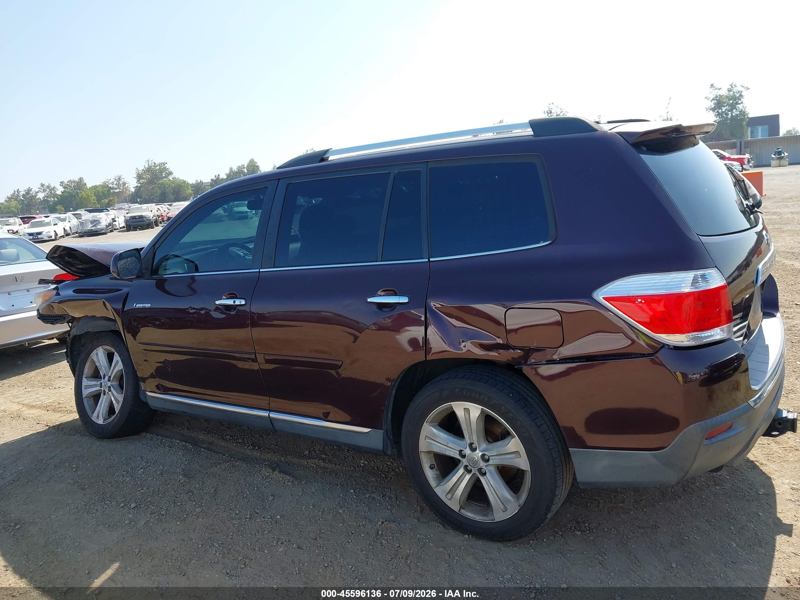 2012 Toyota Highlander Limited V6 Burgundy vin: 5TDYK3EH7CS081271
