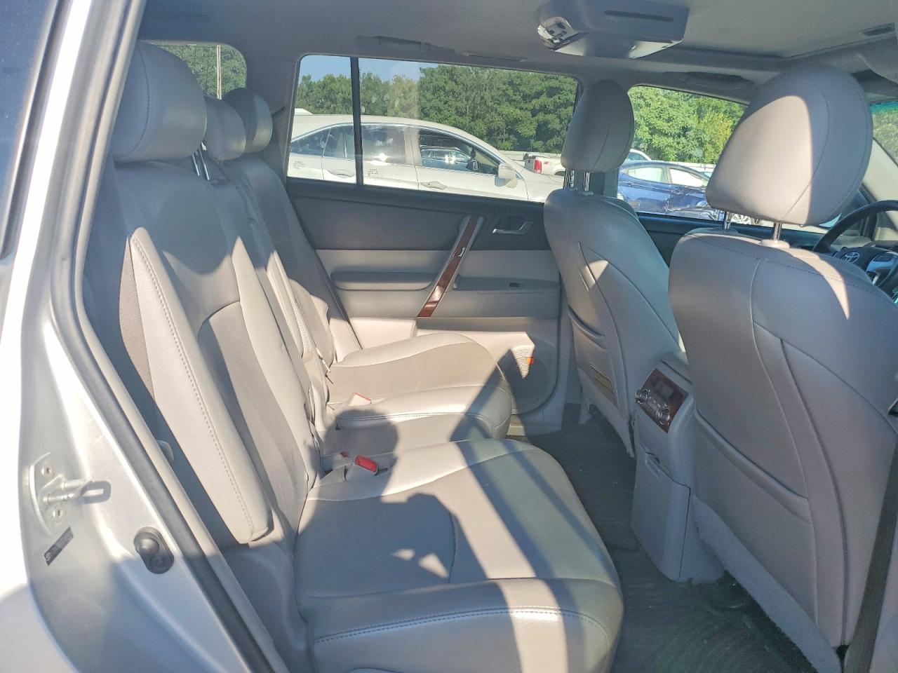 2012 Toyota Highlander Limited Silver vin: 5TDYK3EH7CS081416