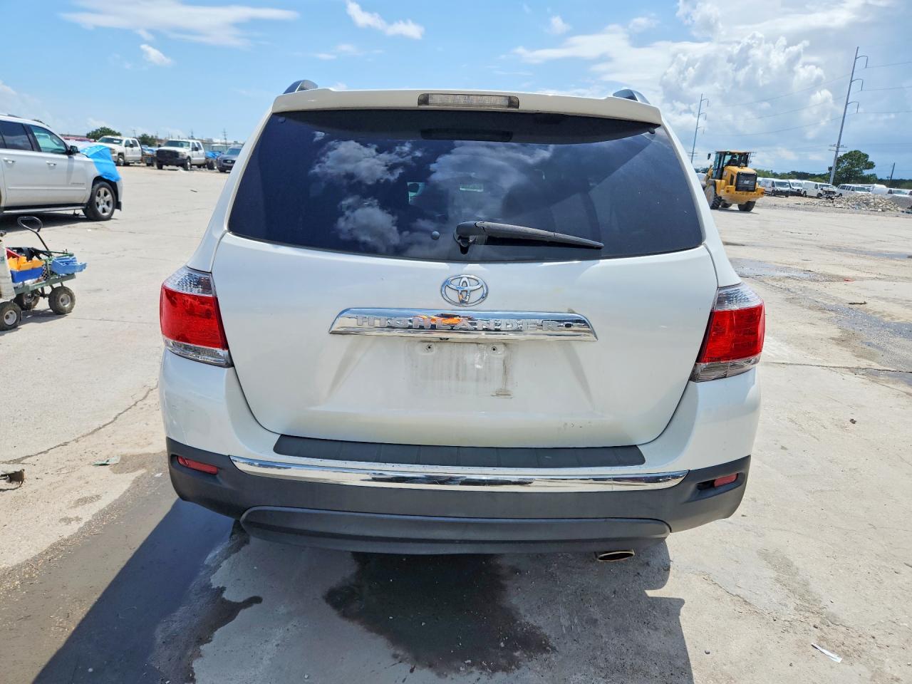 2012 Toyota Highlander Limited White vin: 5TDYK3EH7CS081674