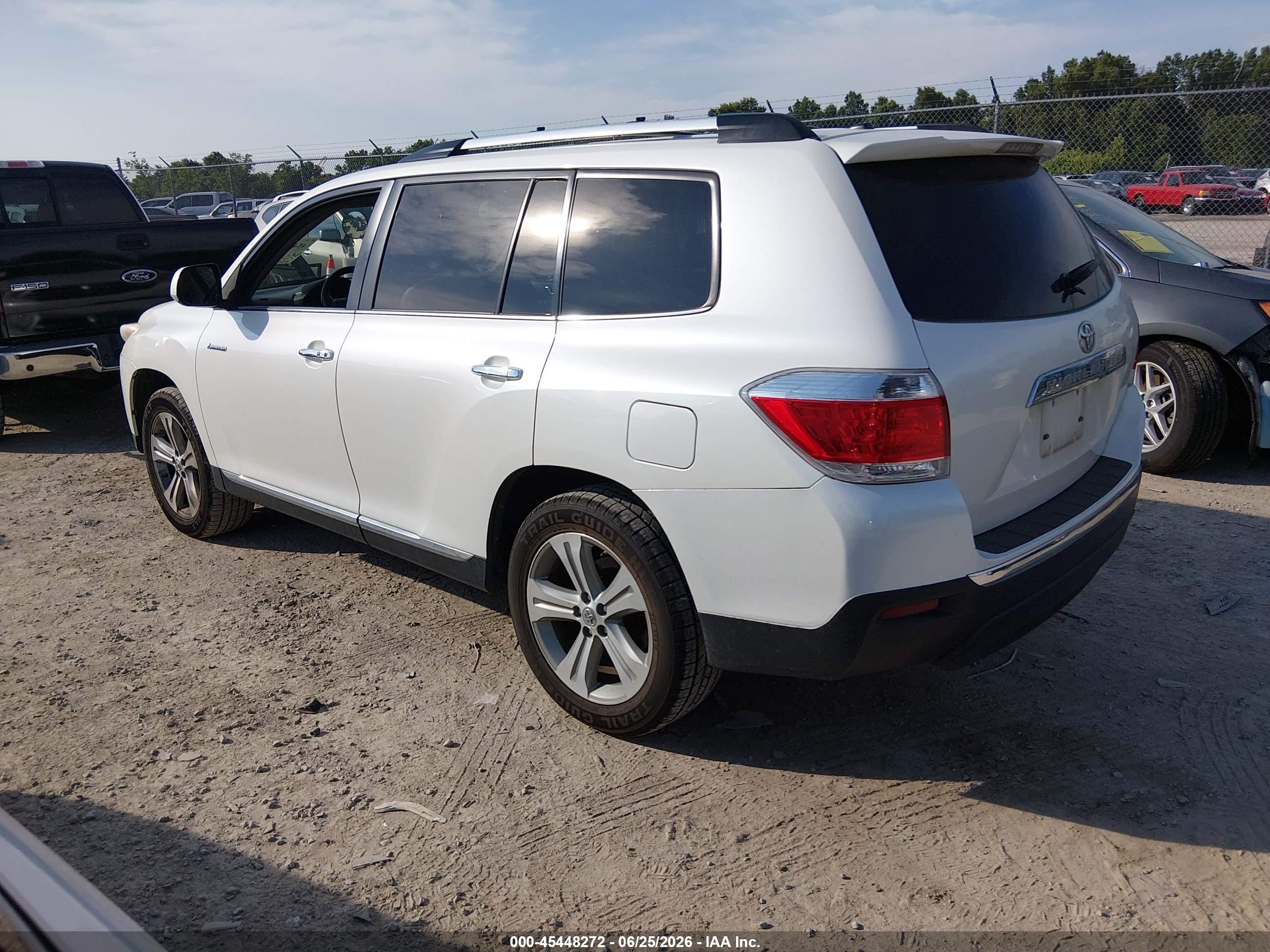 2013 Toyota Highlander Limited V6 White vin: 5TDYK3EH7DS120572
