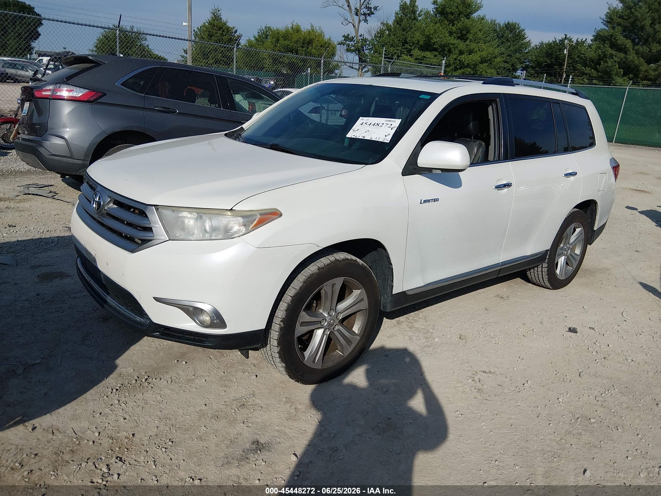 2013 Toyota Highlander Limited V6 White vin: 5TDYK3EH7DS120572