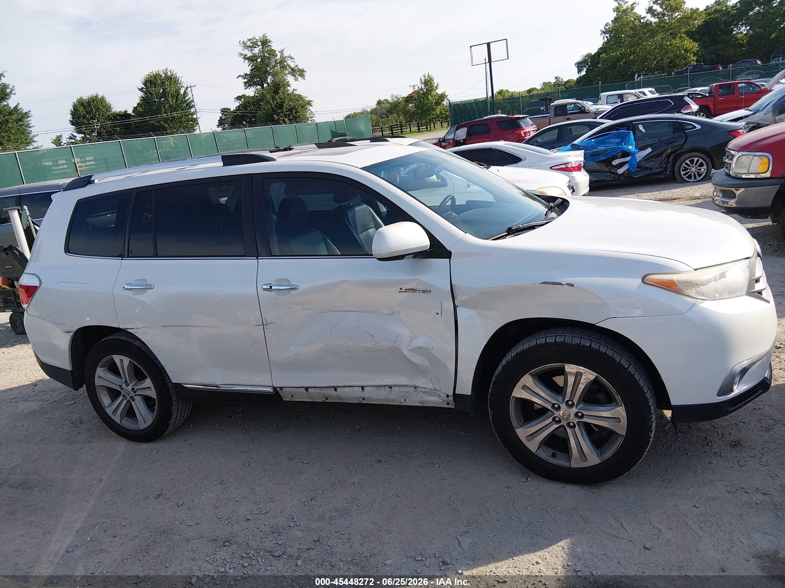 2013 Toyota Highlander Limited V6 White vin: 5TDYK3EH7DS120572