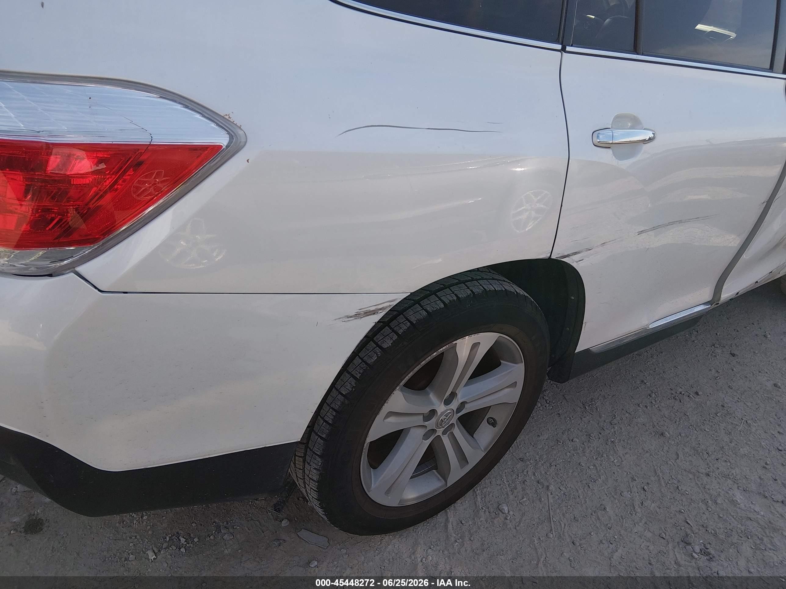 2013 Toyota Highlander Limited V6 White vin: 5TDYK3EH7DS120572