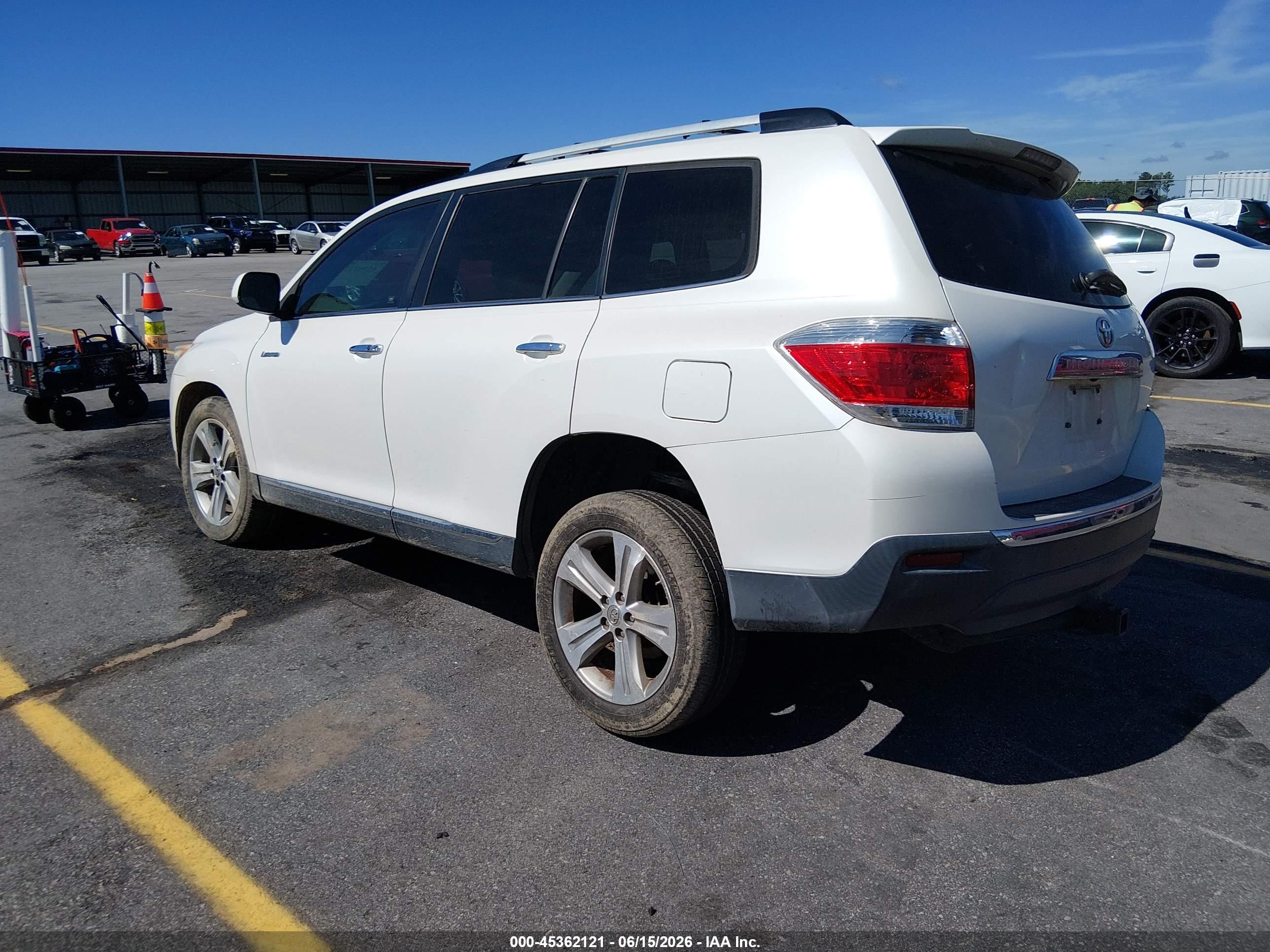 2013 Toyota Highlander Limited V6 White vin: 5TDYK3EH7DS142409