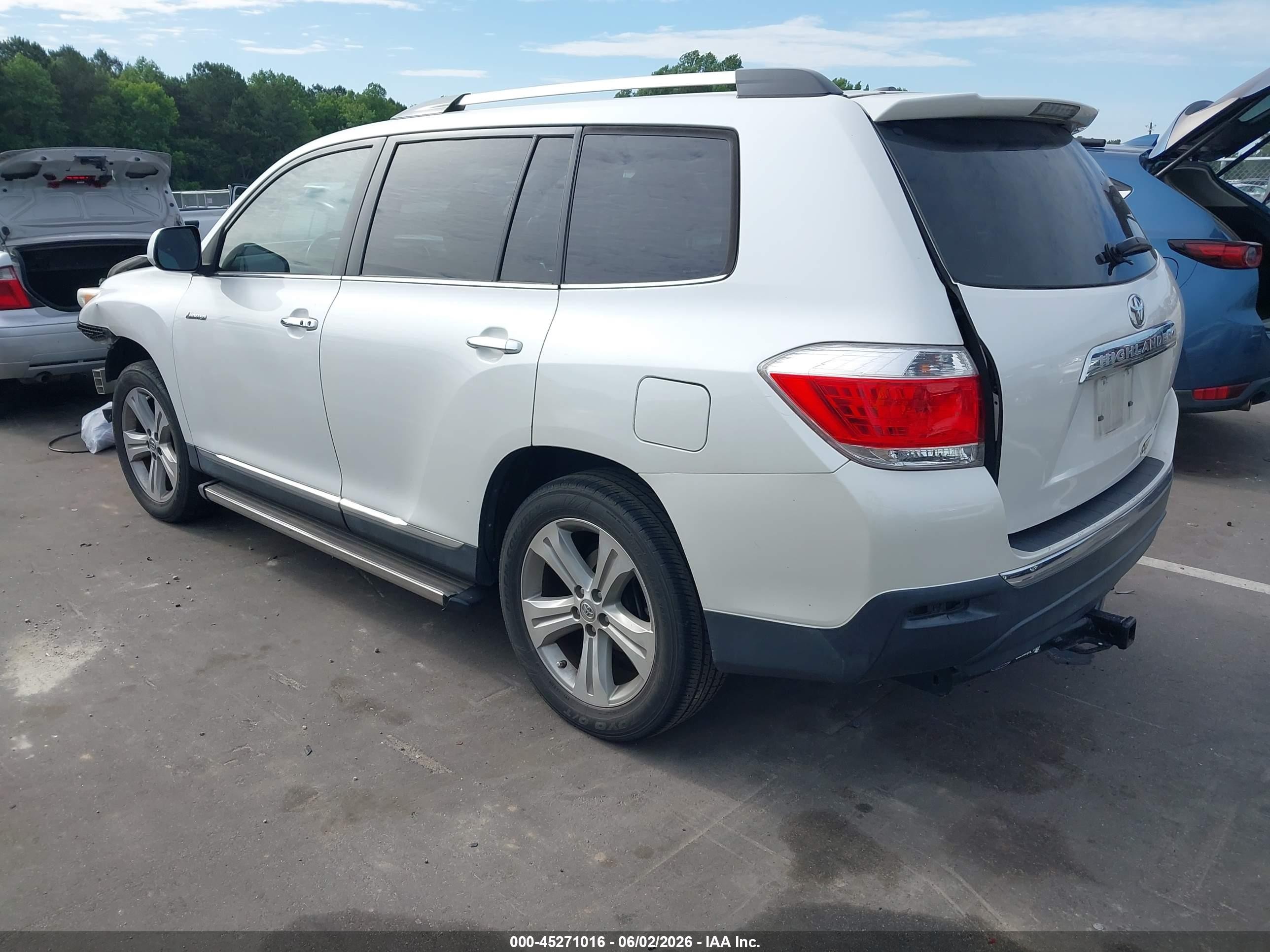 2013 Toyota Highlander Limited V6 White vin: 5TDYK3EH8DS097013