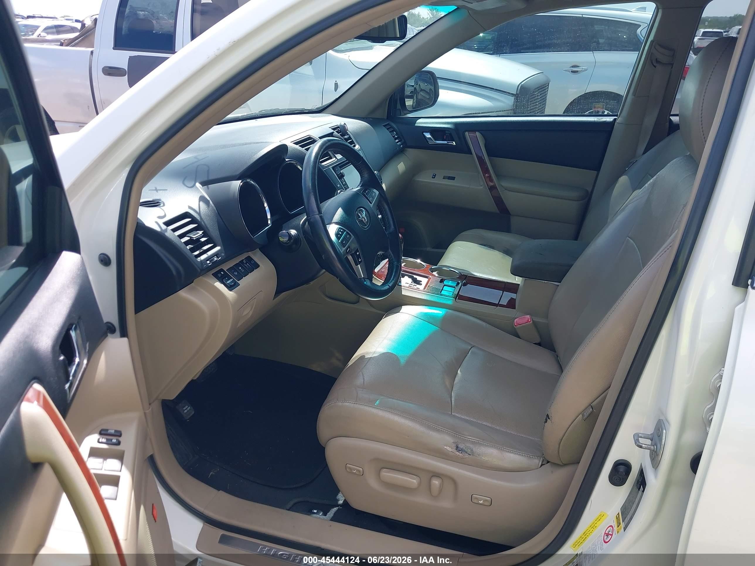 2013 Toyota Highlander Limited V6 White vin: 5TDYK3EH8DS121987