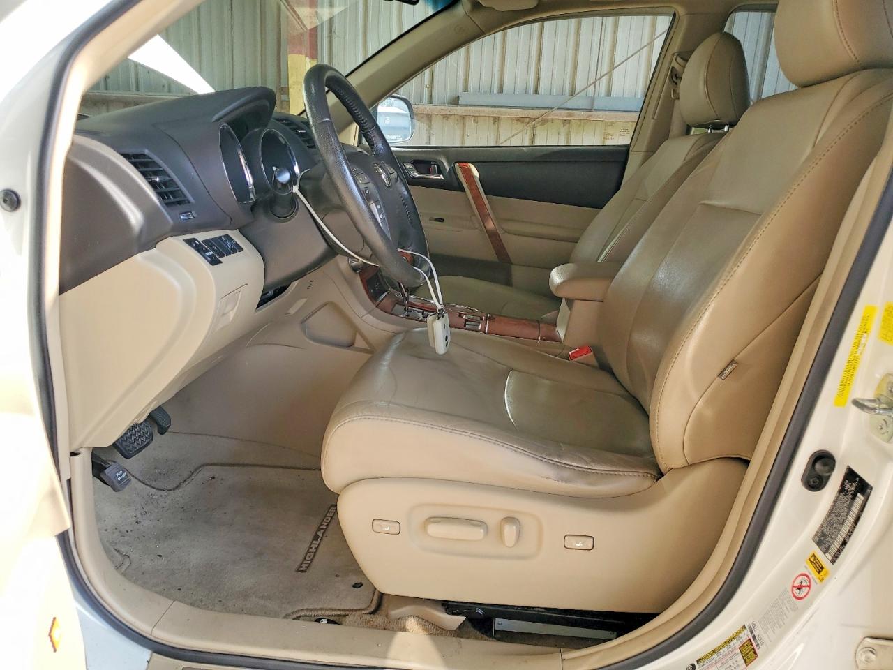 2010 Toyota Highlander Limited White vin: 5TDYK3EH9AS013096