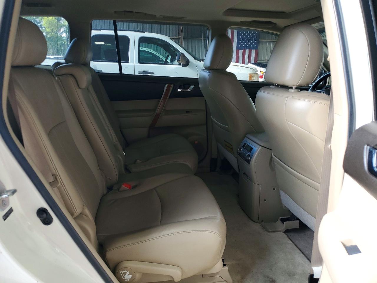 2010 Toyota Highlander Limited White vin: 5TDYK3EH9AS013096