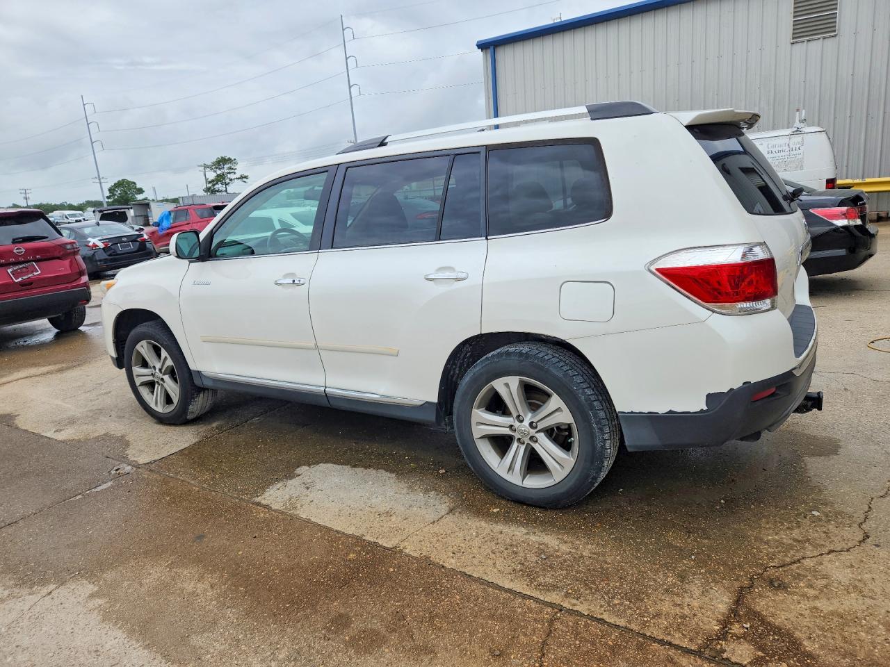 2011 Toyota Highlander Limited Белый vin: 5TDYK3EH9BS047444