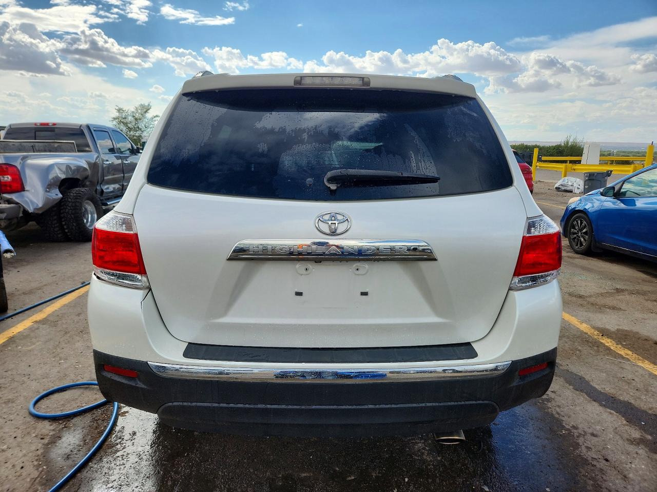 2012 Toyota Highlander Limited White vin: 5TDYK3EH9CS066688
