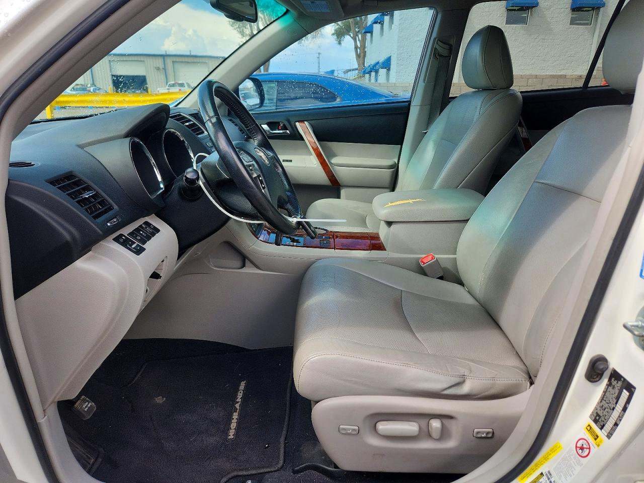 2012 Toyota Highlander Limited White vin: 5TDYK3EH9CS066688