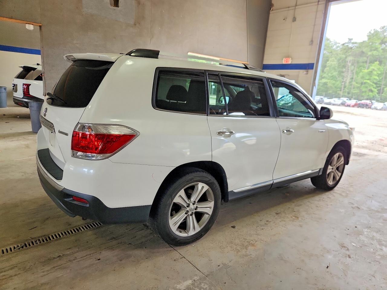 2012 Toyota Highlander Limited White vin: 5TDYK3EH9CS071230