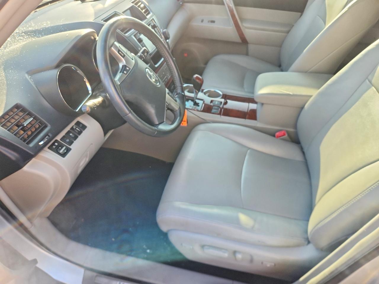 2013 Toyota Highlander Limited Серебряный vin: 5TDYK3EH9DS112585