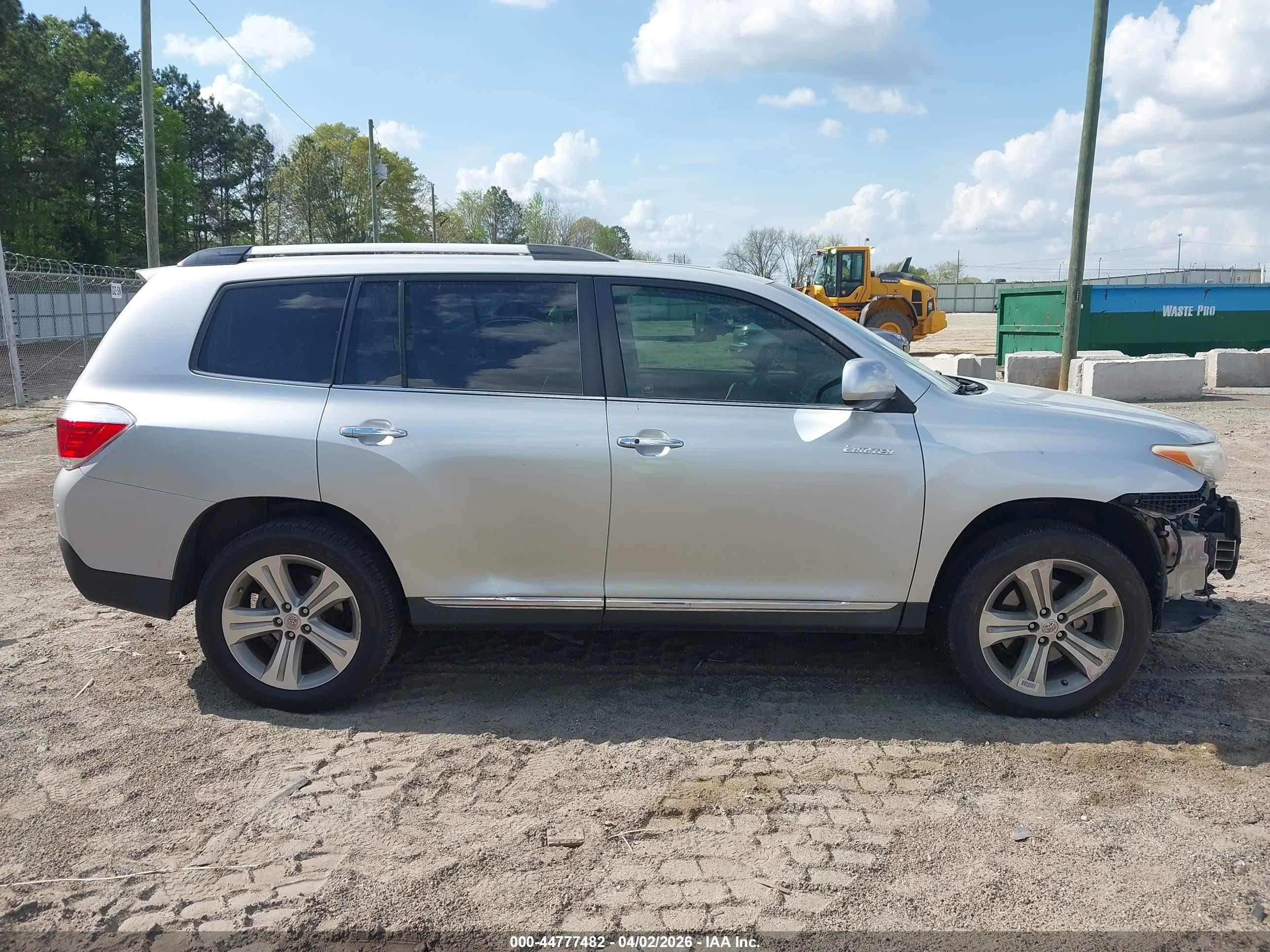 2013 Toyota Highlander Limited V6 Серебряный vin: 5TDYK3EHXDS093240