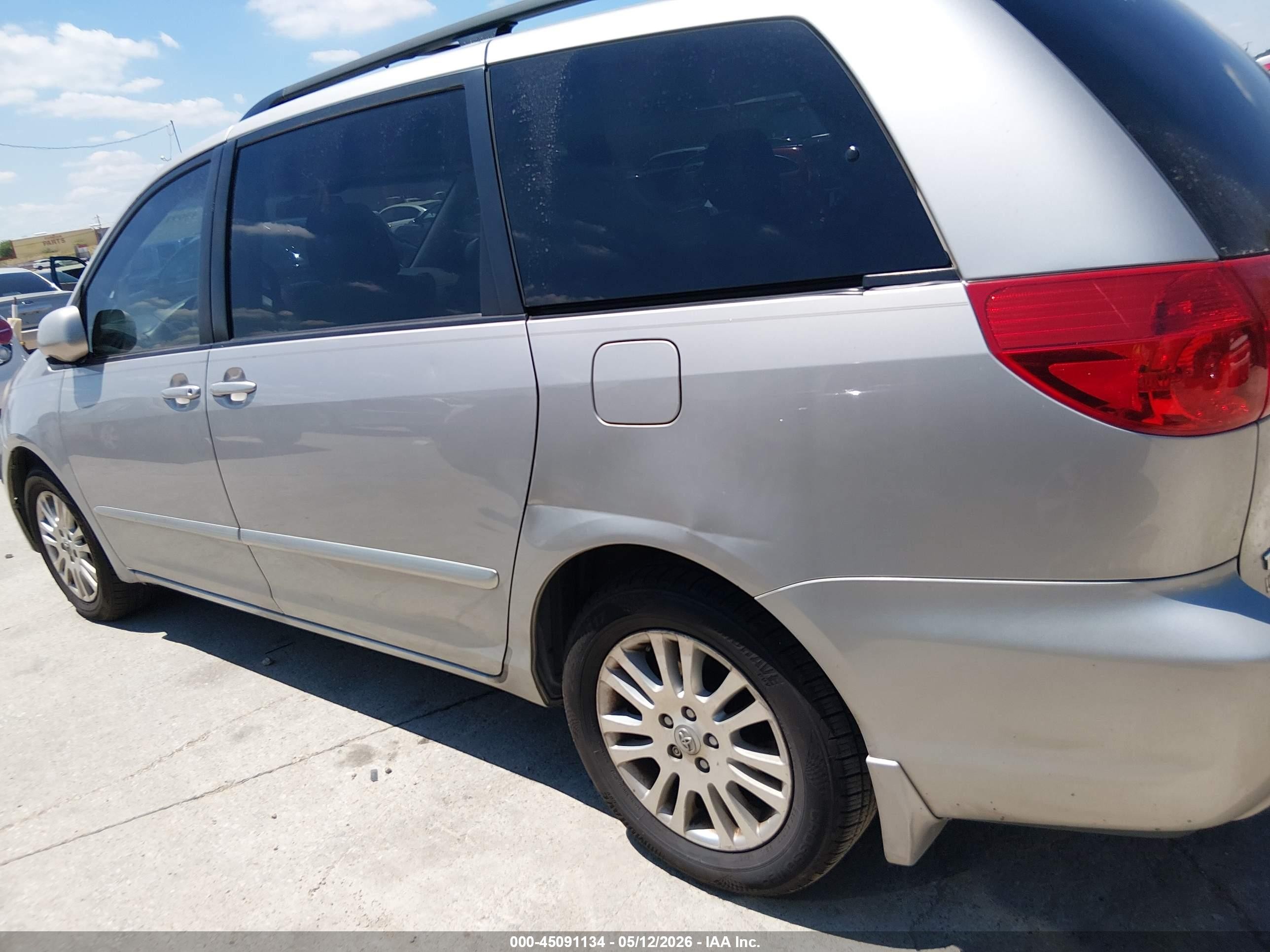 2010 Toyota Sienna Xle Gray vin: 5TDYK4CC0AS294685