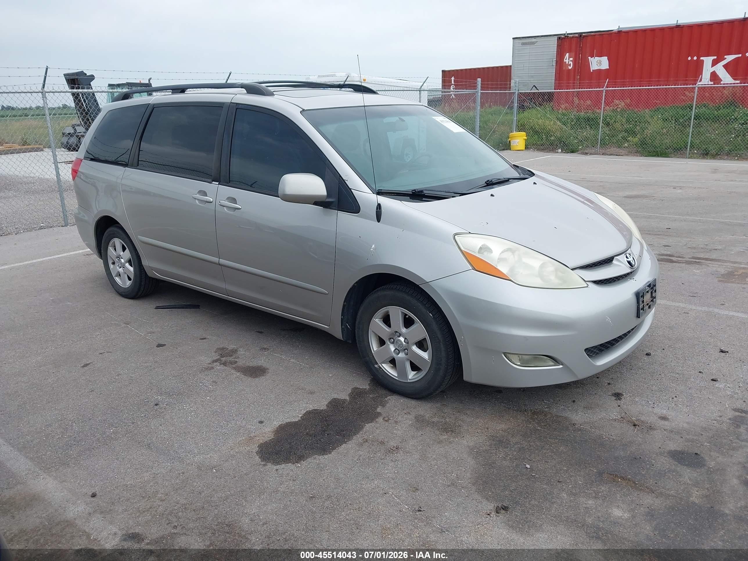 2010 Toyota Sienna Xle Tan vin: 5TDYK4CC0AS309069