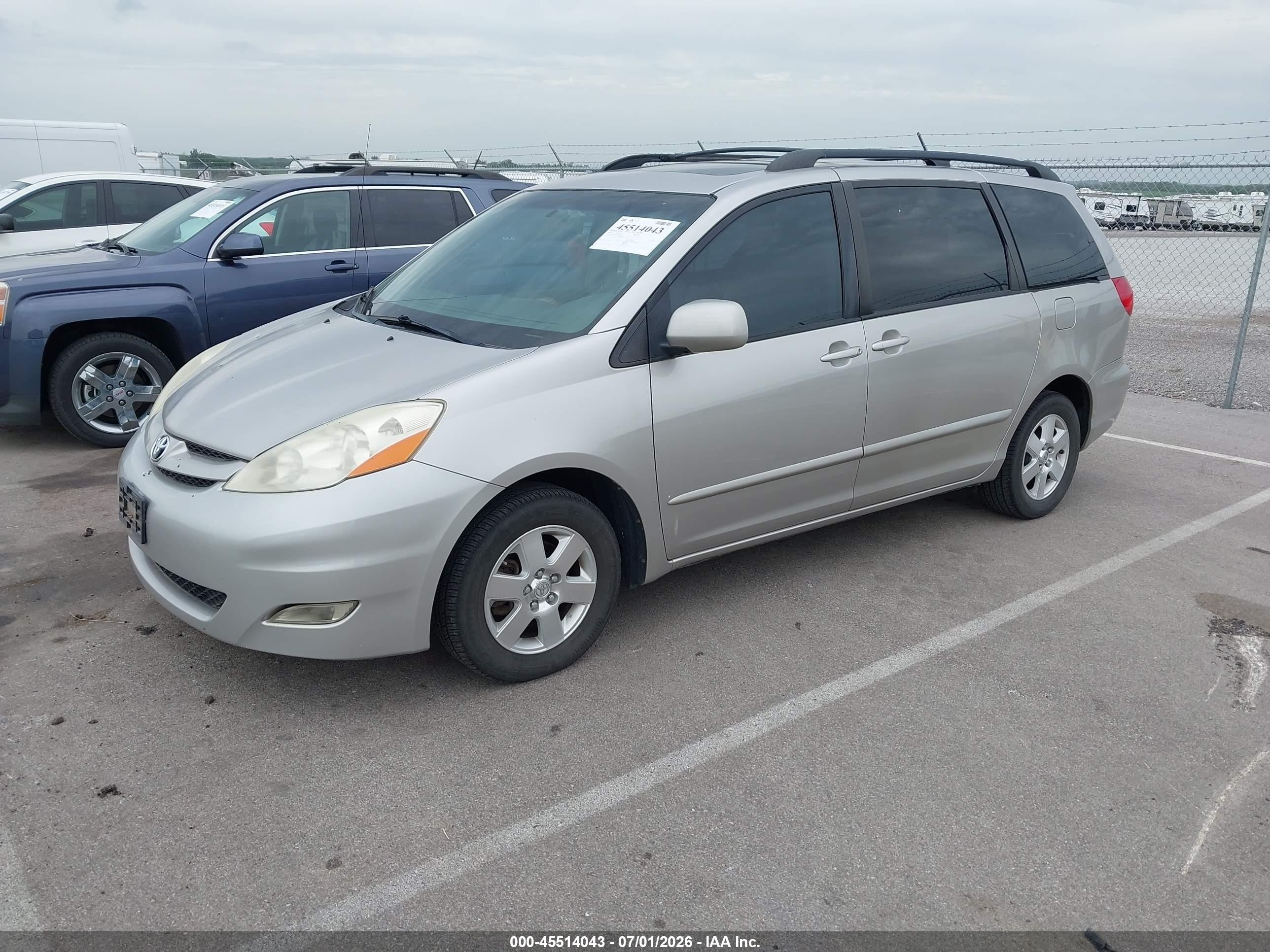 2010 Toyota Sienna Xle Tan vin: 5TDYK4CC0AS309069