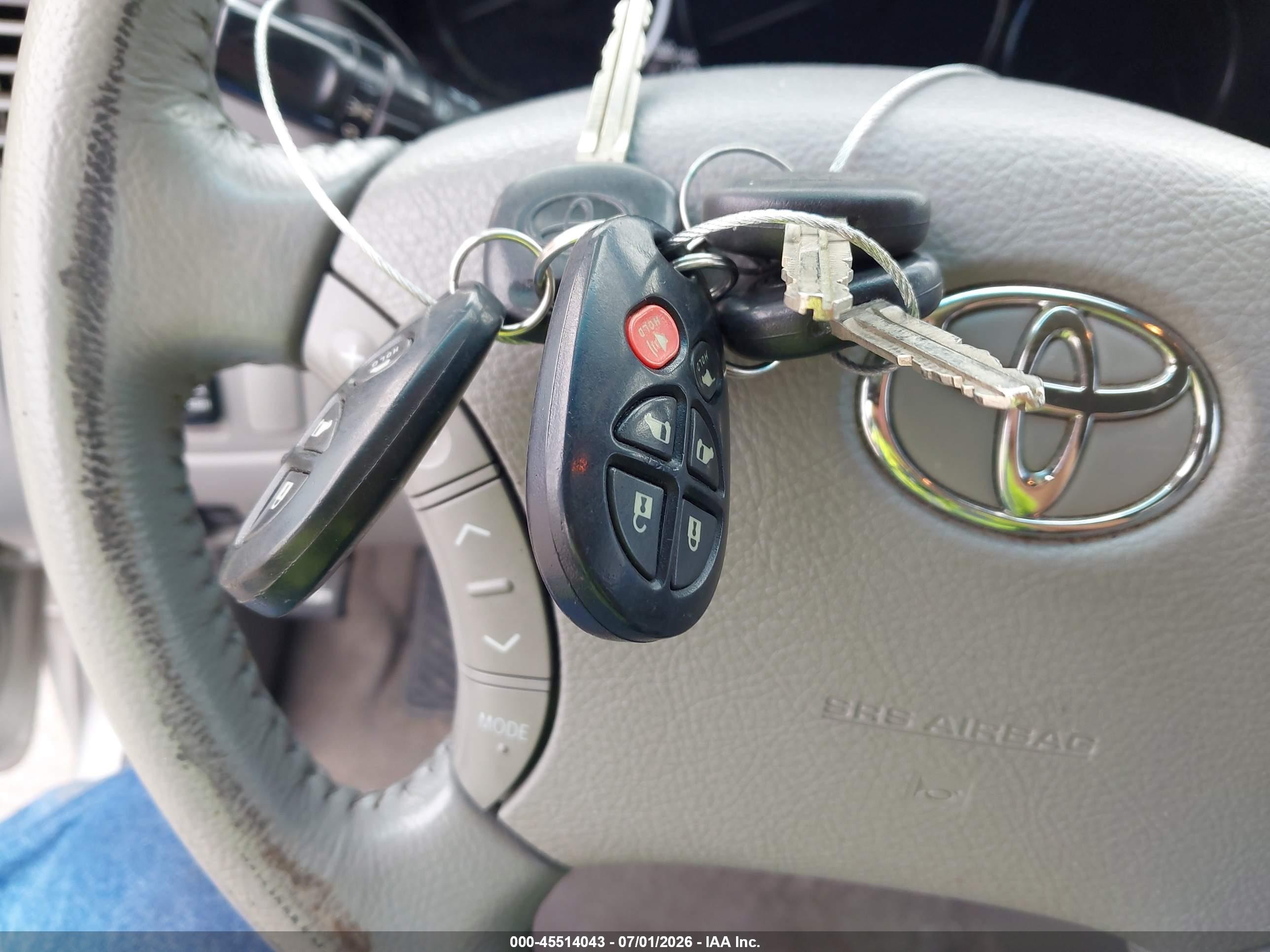 2010 Toyota Sienna Xle Tan vin: 5TDYK4CC0AS309069