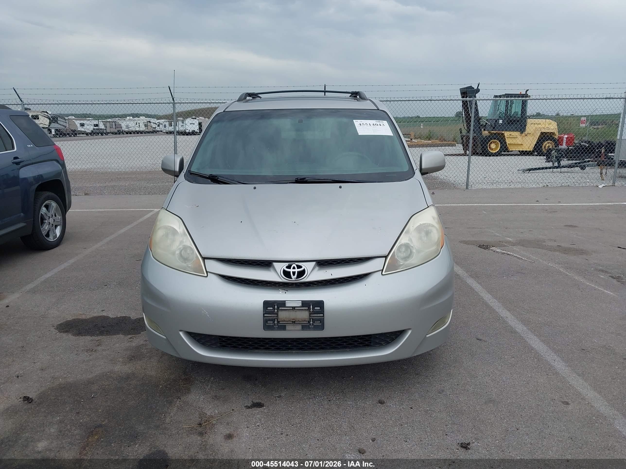 2010 Toyota Sienna Xle Tan vin: 5TDYK4CC0AS309069
