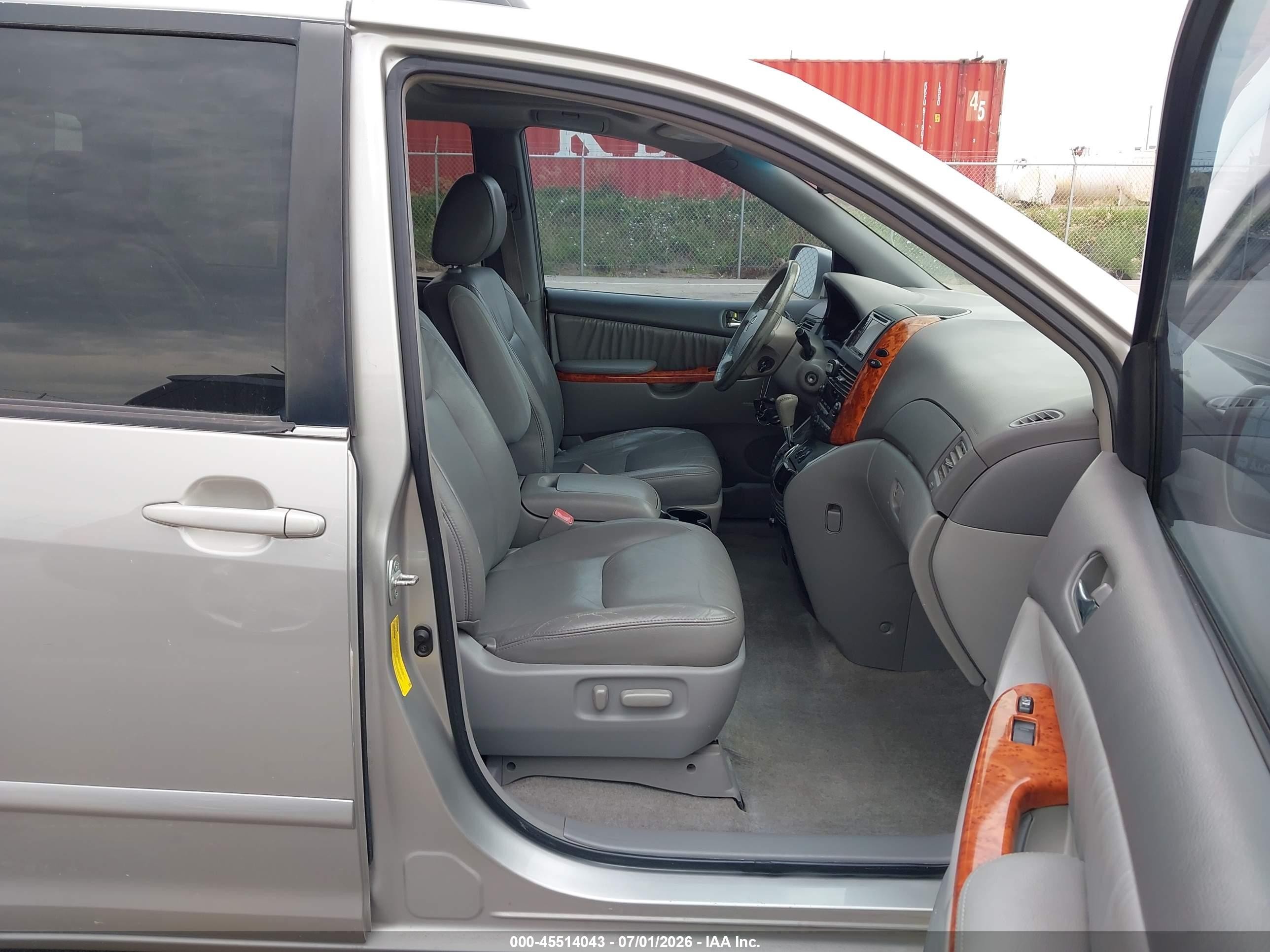 2010 Toyota Sienna Xle Tan vin: 5TDYK4CC0AS309069