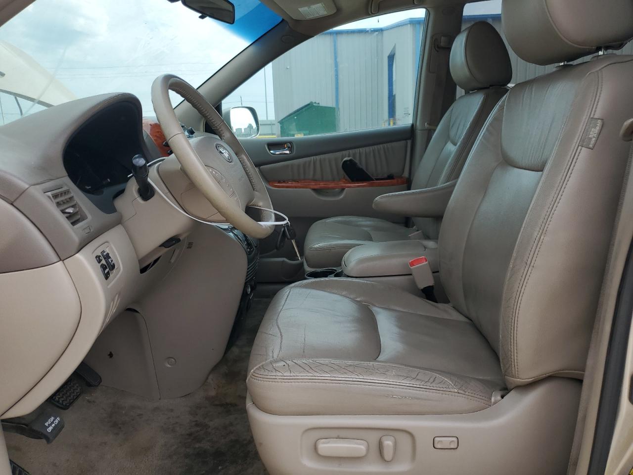 2010 Toyota Sienna Xle Tan vin: 5TDYK4CC0AS311825