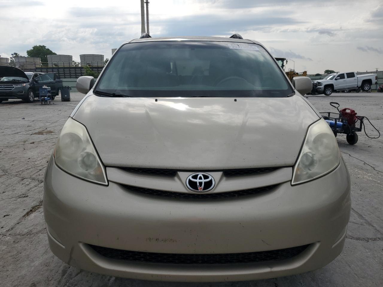 2010 Toyota Sienna Xle Tan vin: 5TDYK4CC0AS311825