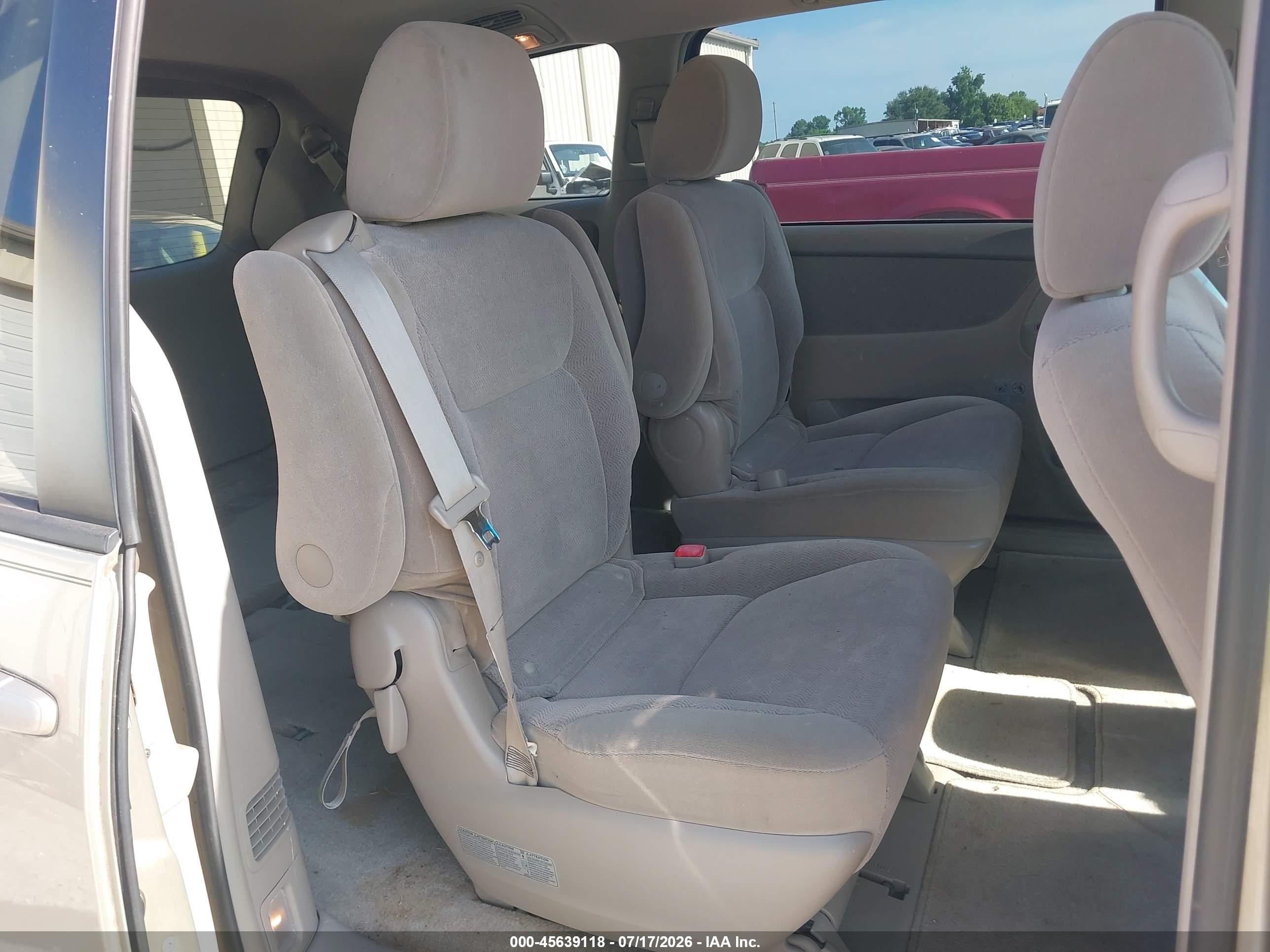 2010 Toyota Sienna Xle Beige vin: 5TDYK4CC0AS318130