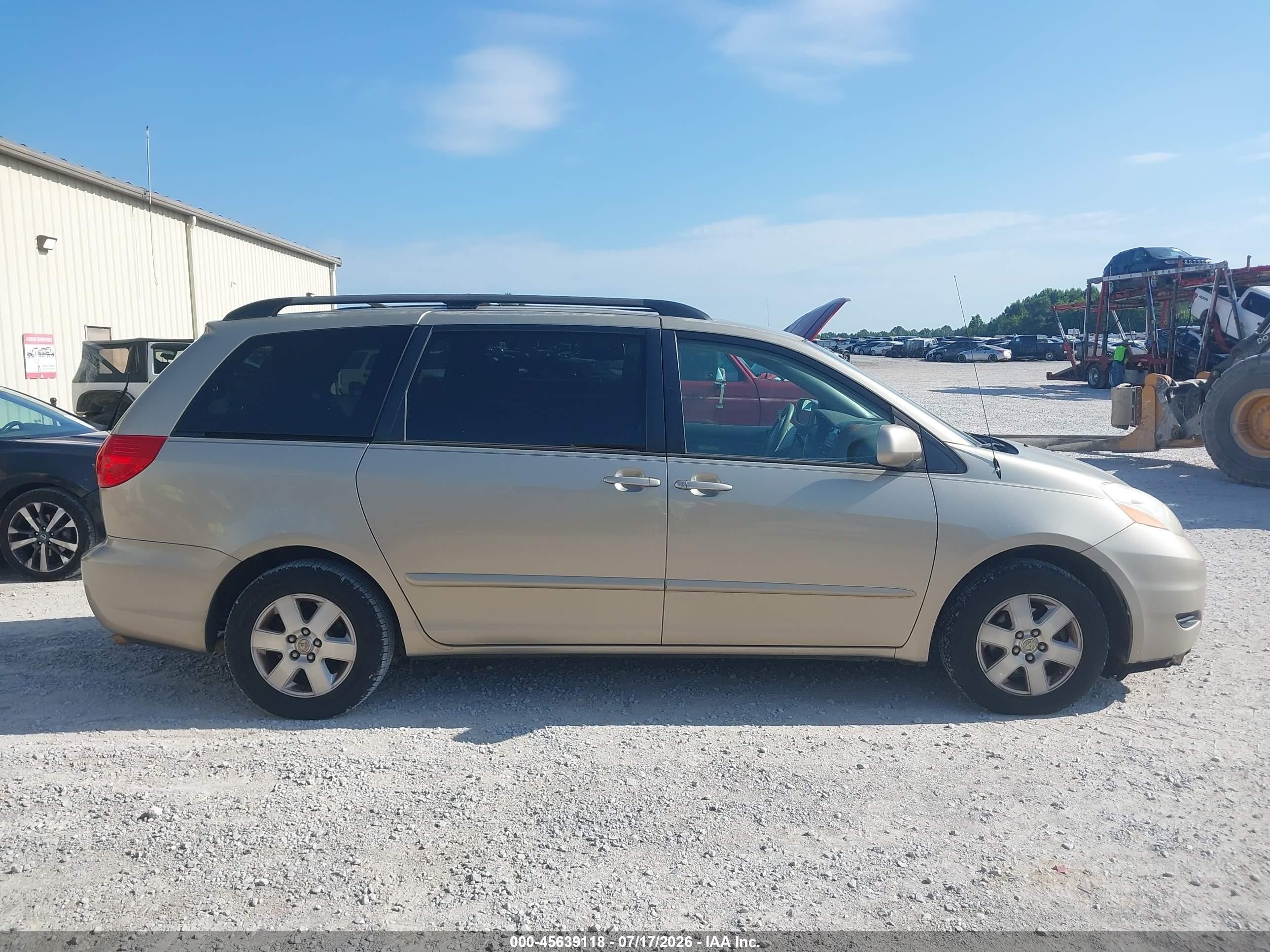 2010 Toyota Sienna Xle Beige vin: 5TDYK4CC0AS318130