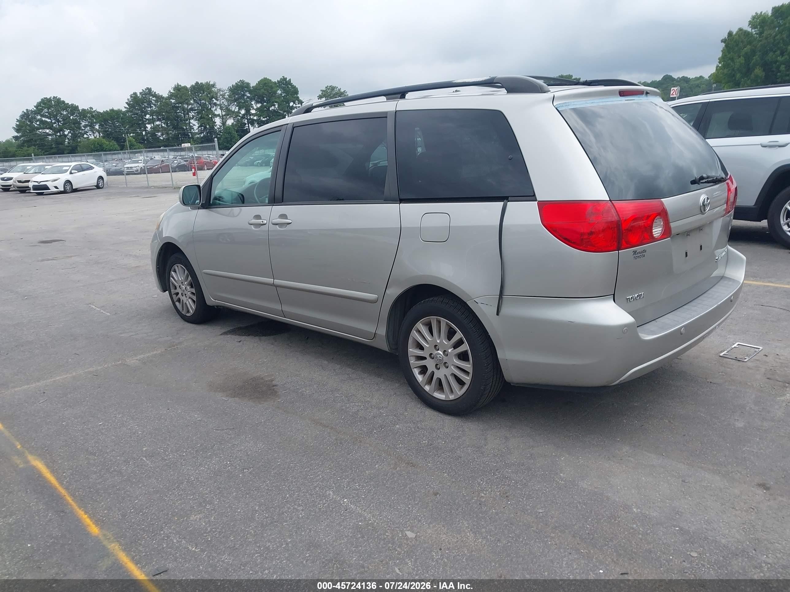 2010 Toyota Sienna Xle Silver vin: 5TDYK4CC0AS324798