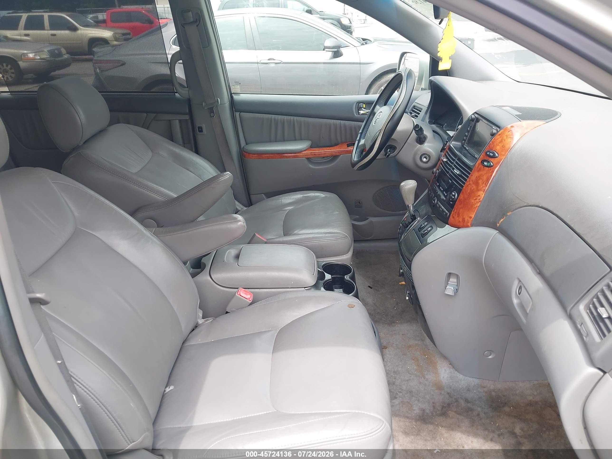 2010 Toyota Sienna Xle Silver vin: 5TDYK4CC0AS324798