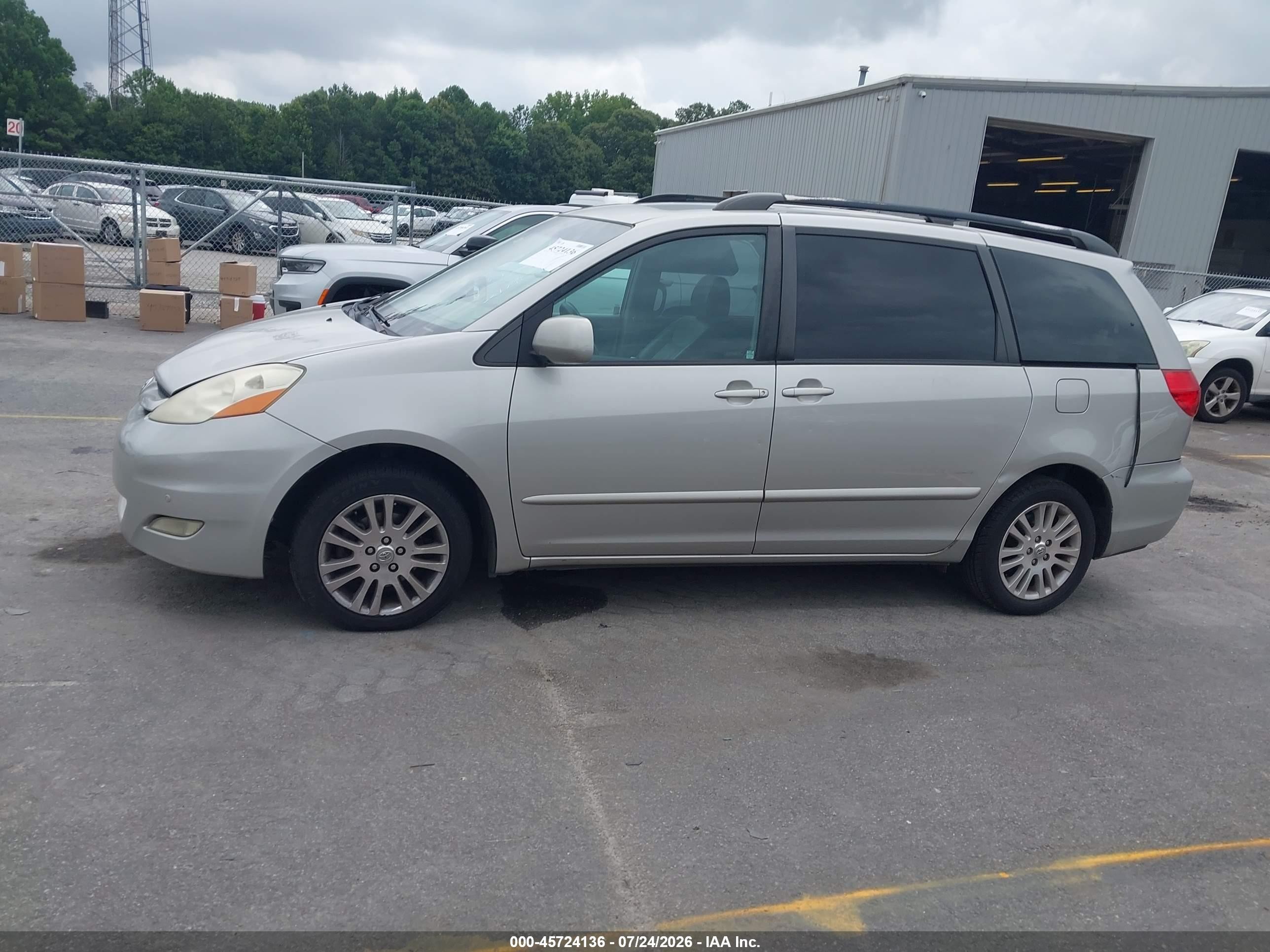 2010 Toyota Sienna Xle Silver vin: 5TDYK4CC0AS324798