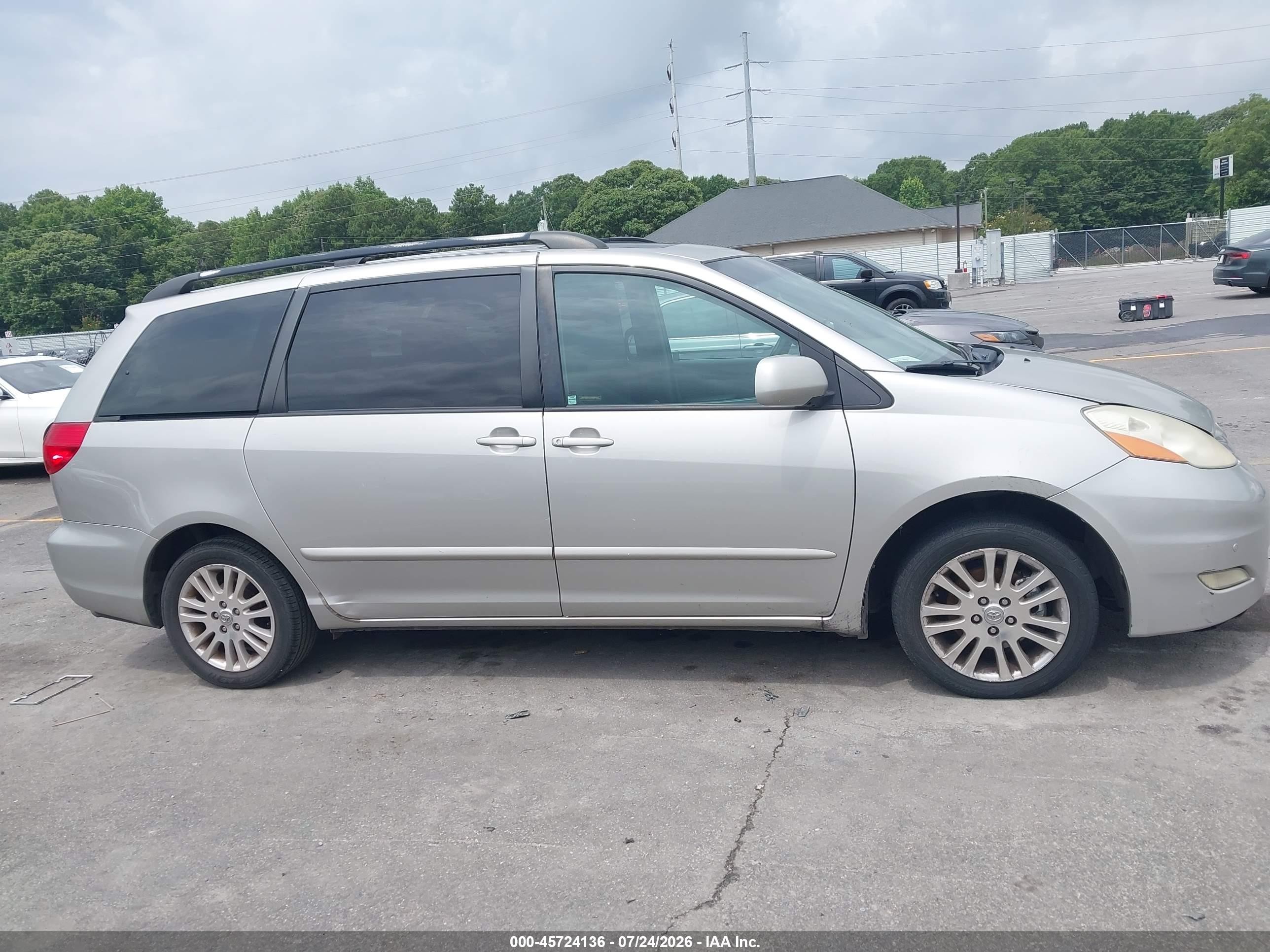 2010 Toyota Sienna Xle Silver vin: 5TDYK4CC0AS324798