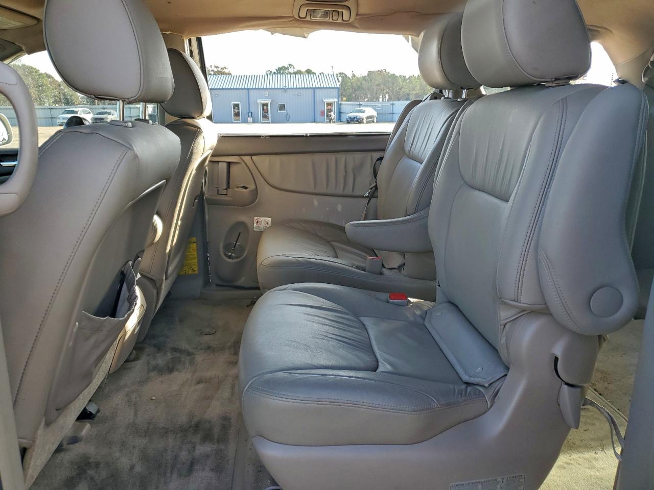 2010 Toyota Sienna Xle White vin: 5TDYK4CC0AS327250