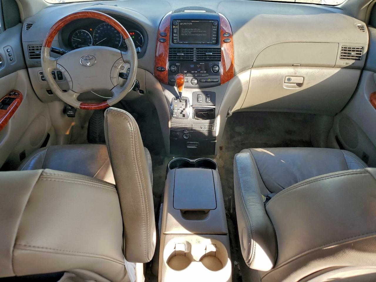 2010 Toyota Sienna Xle White vin: 5TDYK4CC0AS327250