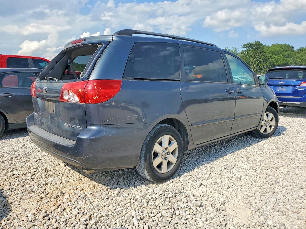 2010 Toyota Sienna Xle Blue vin: 5TDYK4CC0AS329662