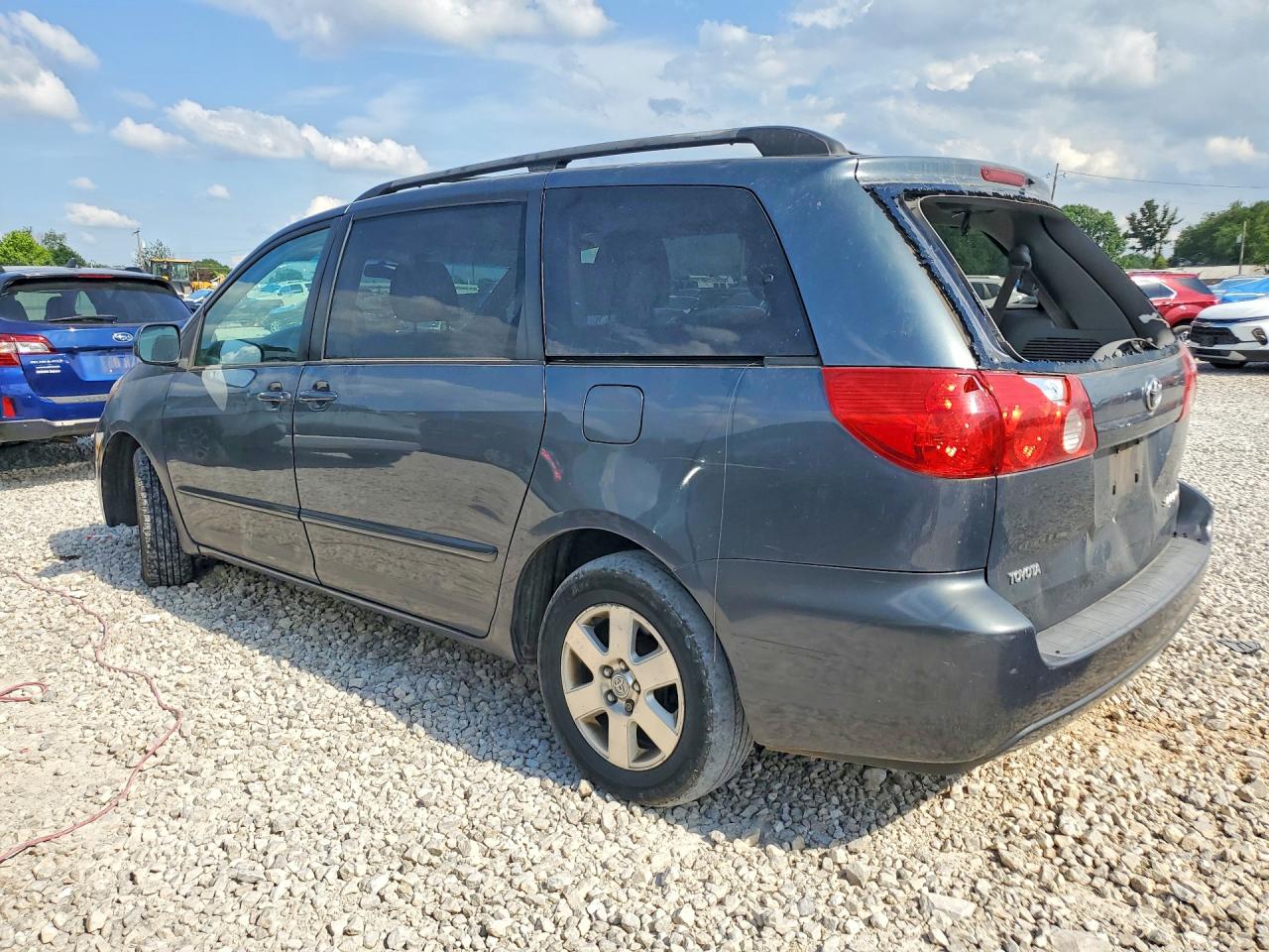 2010 Toyota Sienna Xle Blue vin: 5TDYK4CC0AS329662