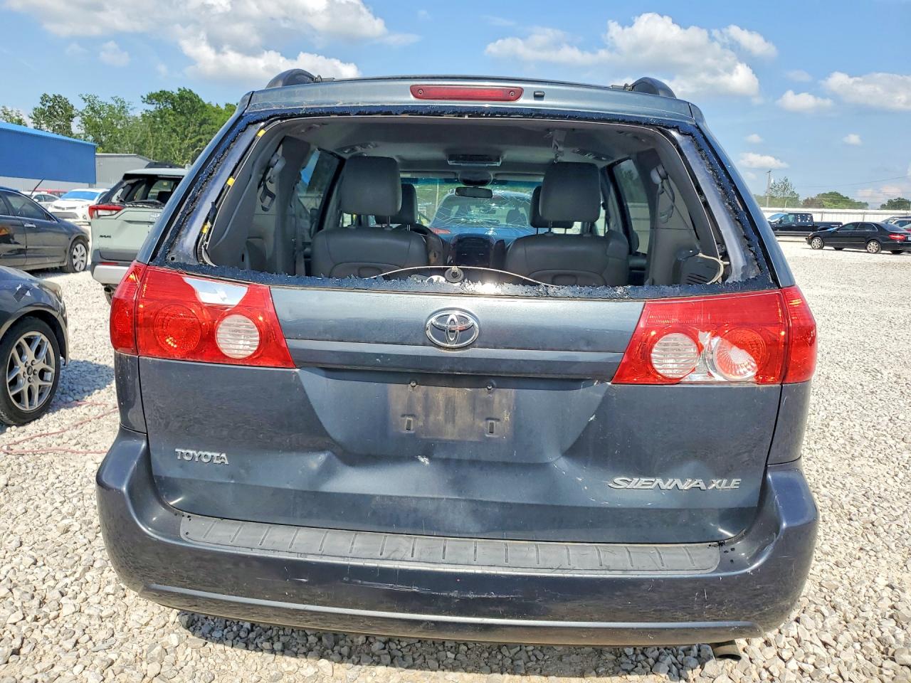 2010 Toyota Sienna Xle Blue vin: 5TDYK4CC0AS329662