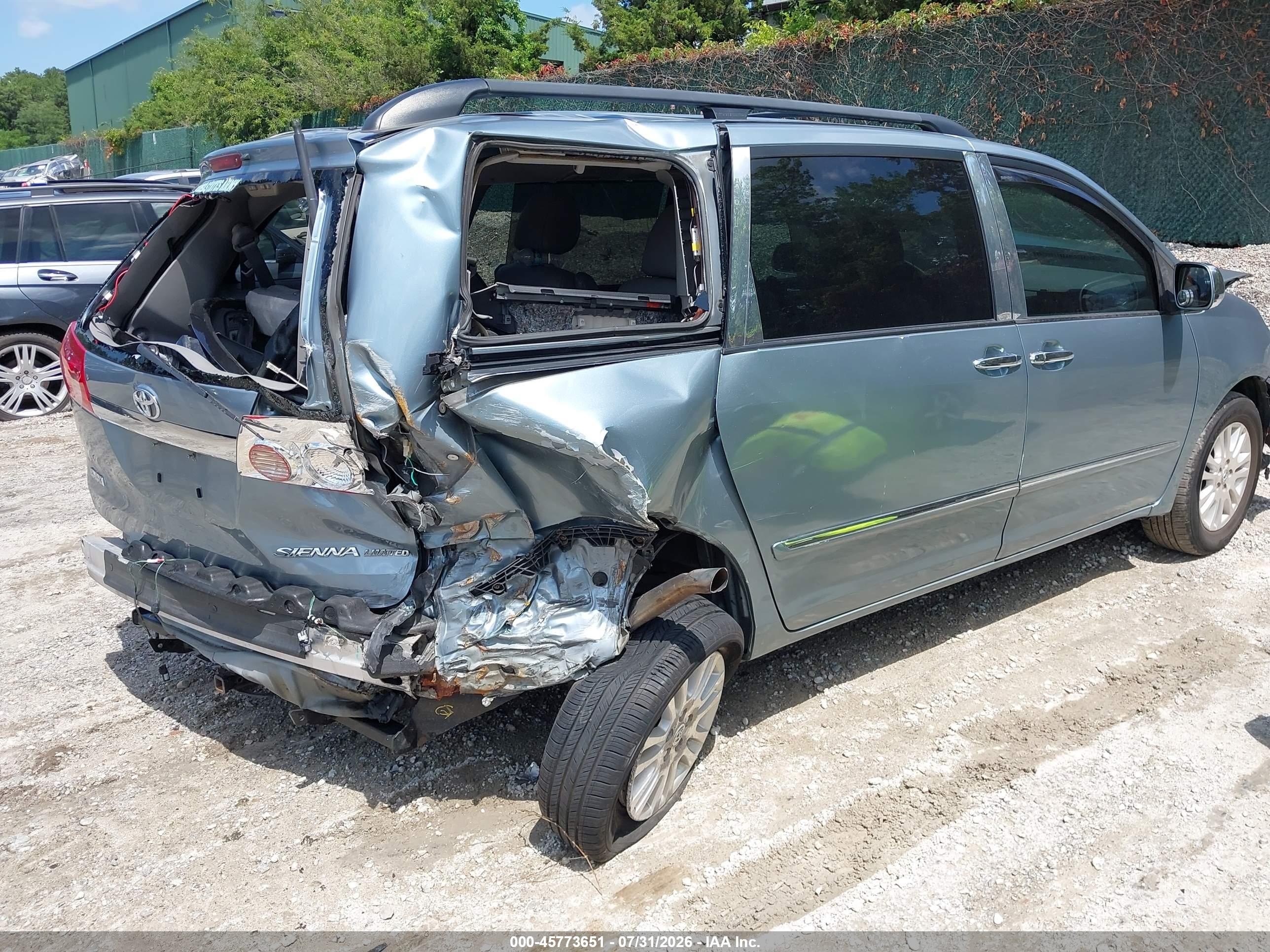 2010 Toyota Sienna Limited Blue vin: 5TDYK4CC0AS332125