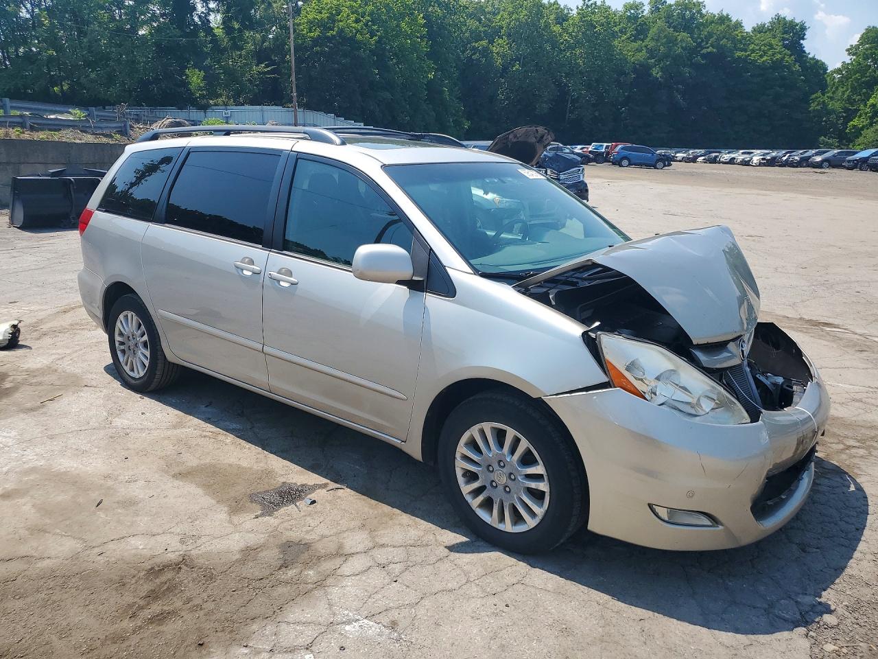 2010 Toyota Sienna Xle Silver vin: 5TDYK4CC0AS334375