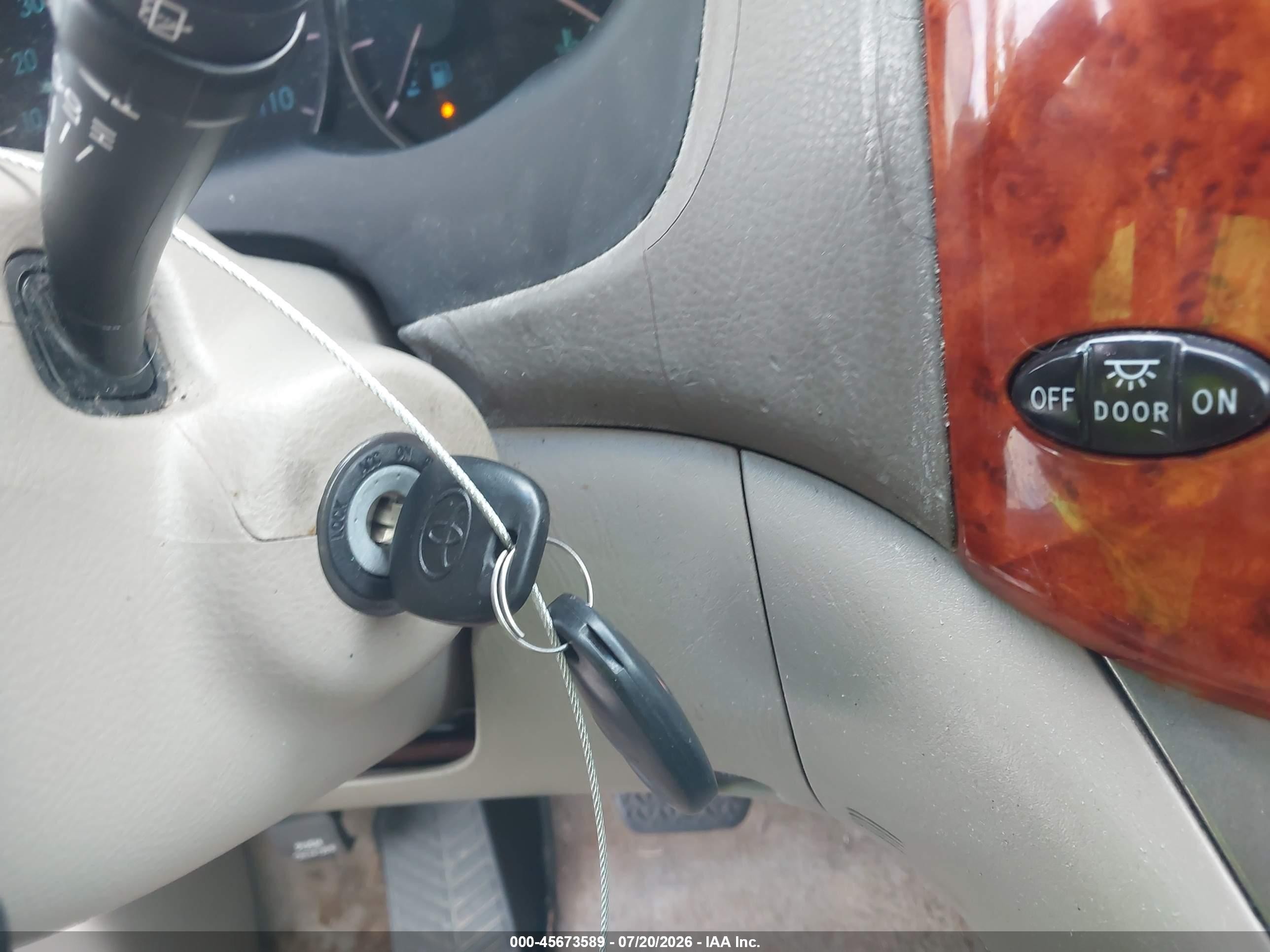 2010 Toyota Sienna Xle Gold vin: 5TDYK4CC1AS294811