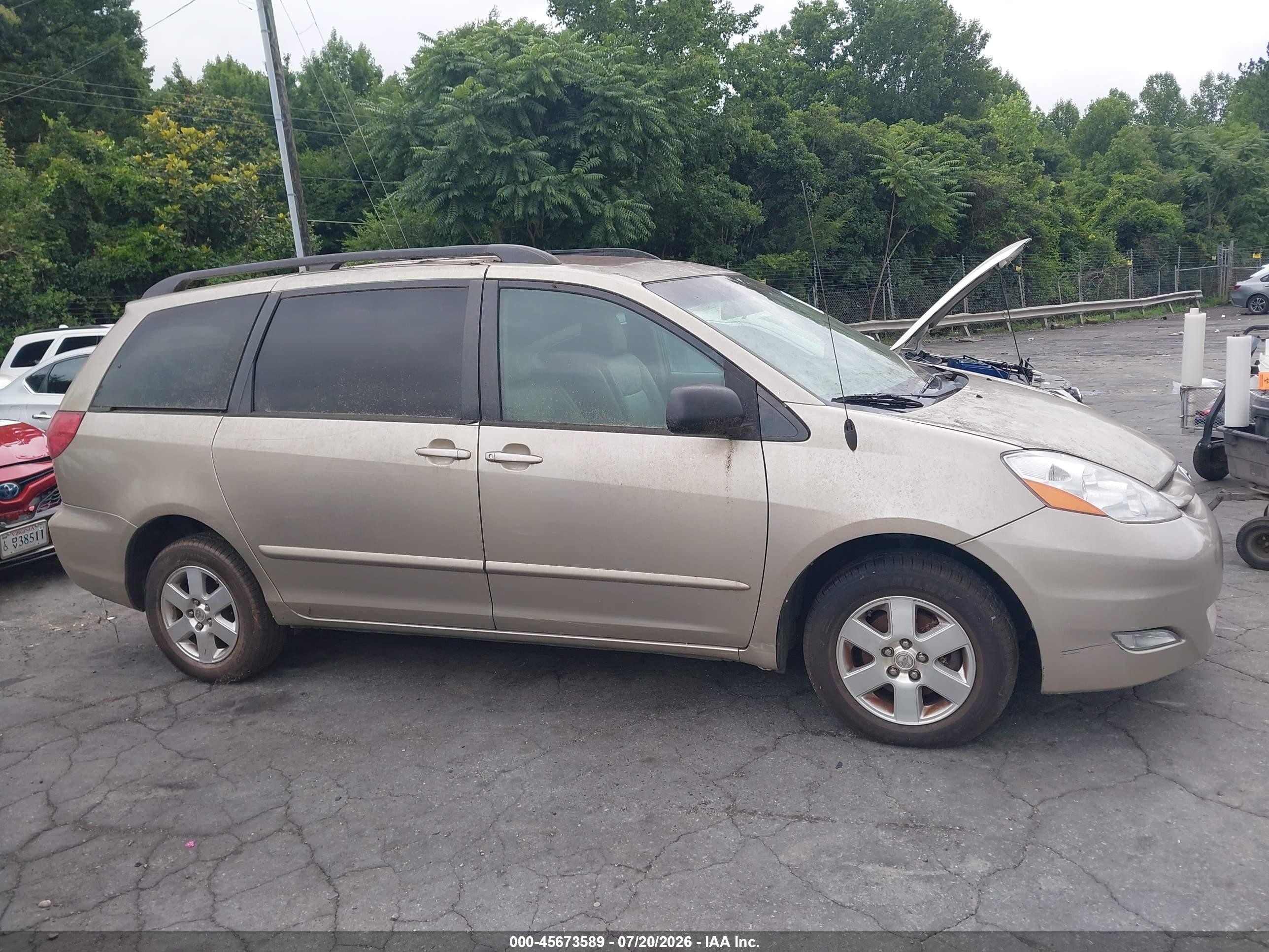 2010 Toyota Sienna Xle Gold vin: 5TDYK4CC1AS294811
