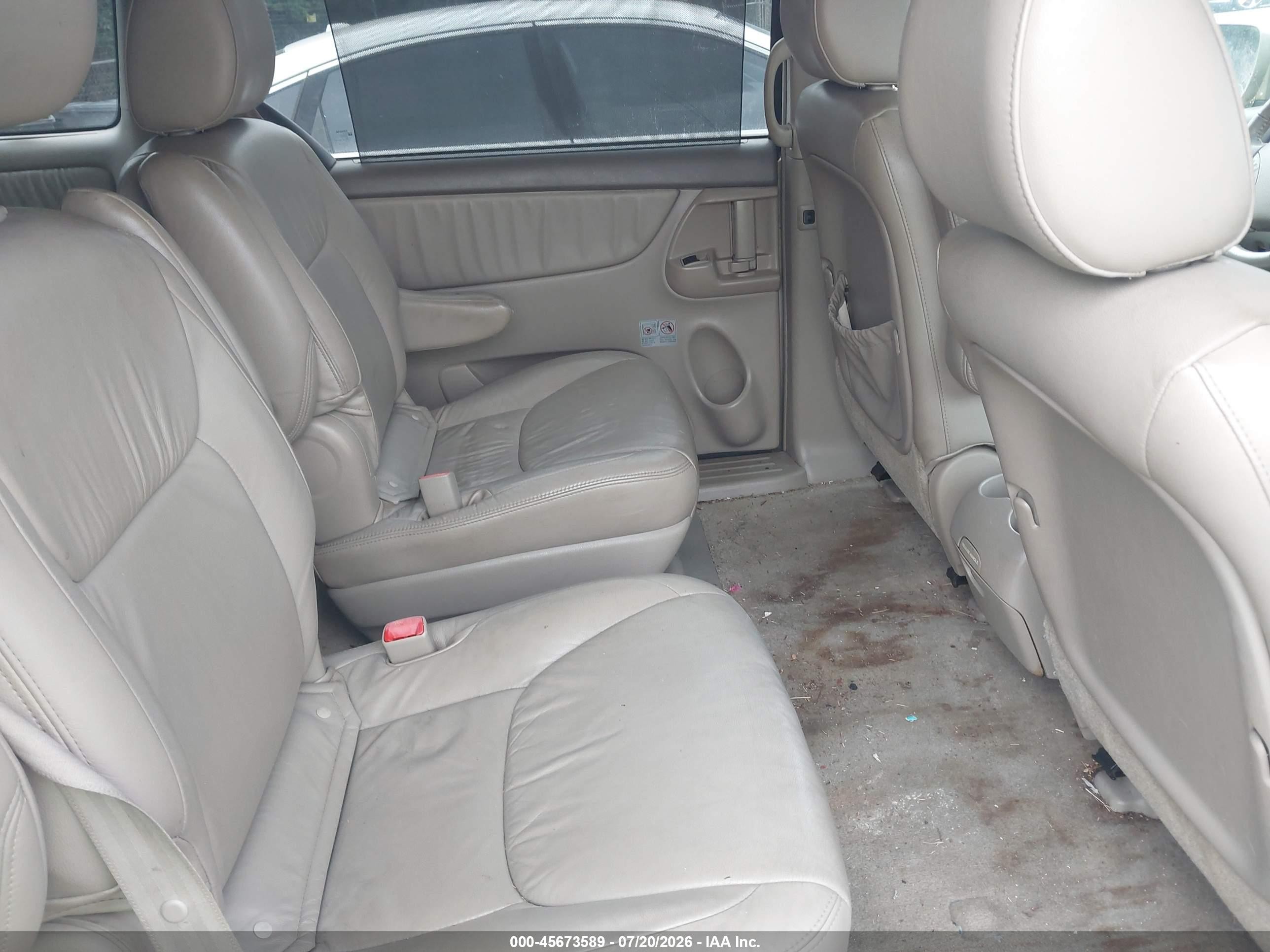 2010 Toyota Sienna Xle Gold vin: 5TDYK4CC1AS294811