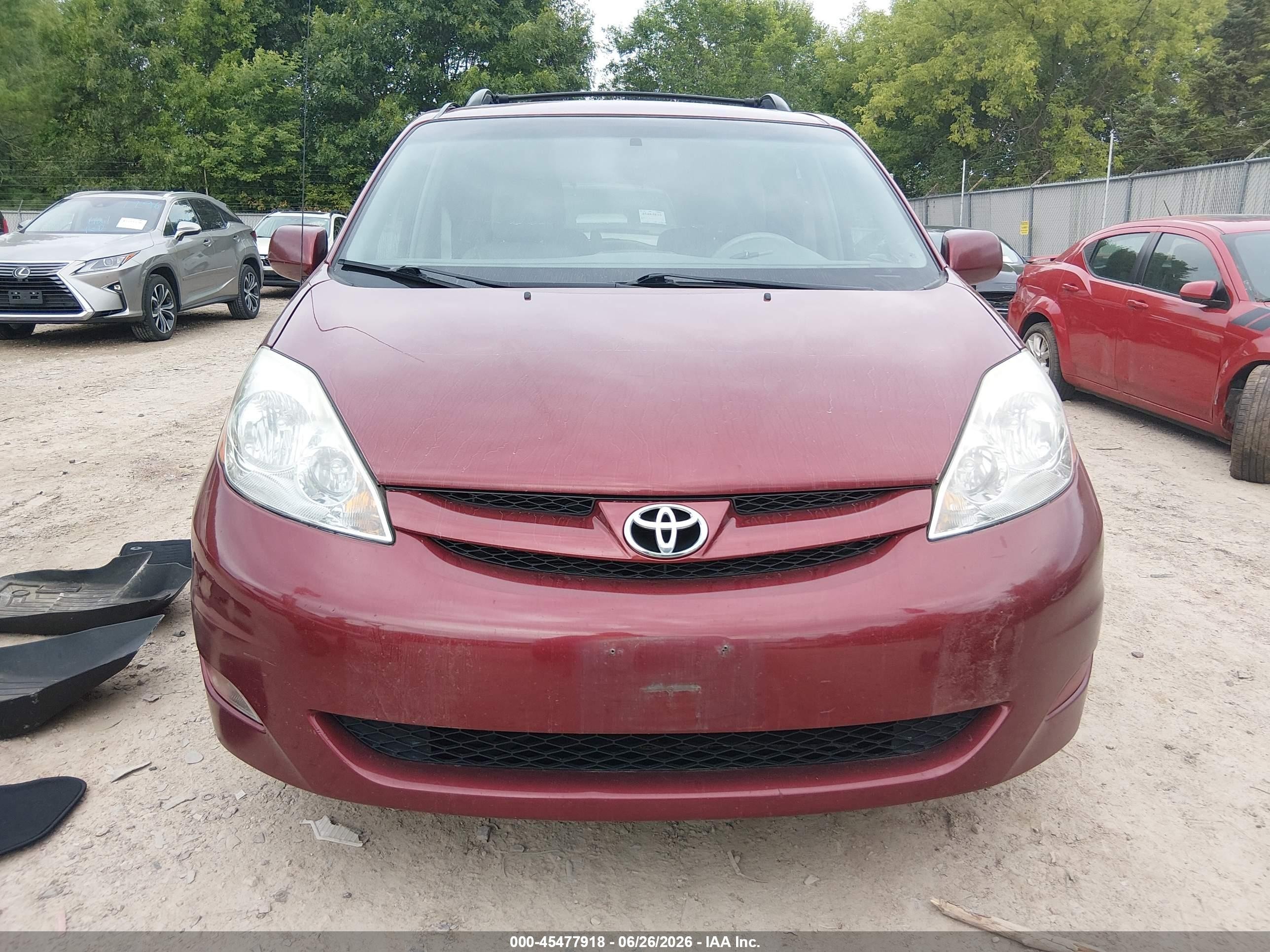 2010 Toyota Sienna Xle Maroon vin: 5TDYK4CC1AS304138