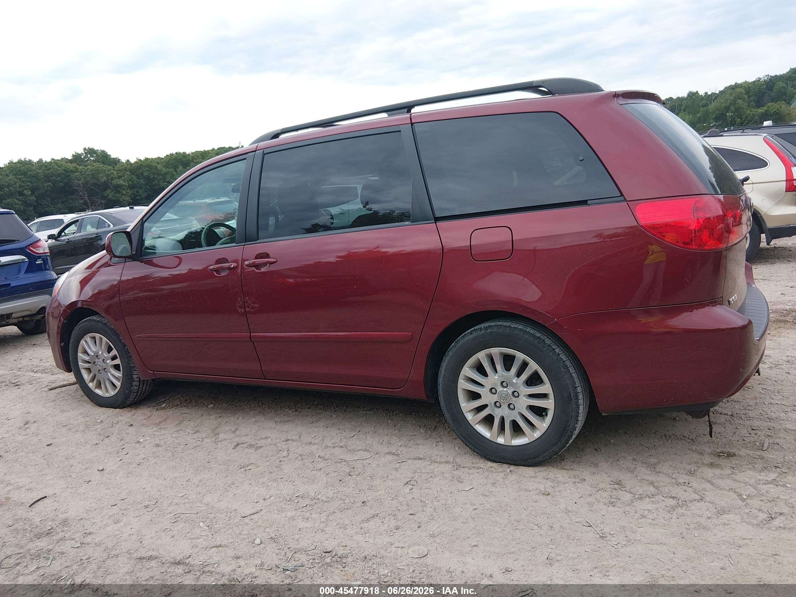 2010 Toyota Sienna Xle Maroon vin: 5TDYK4CC1AS304138
