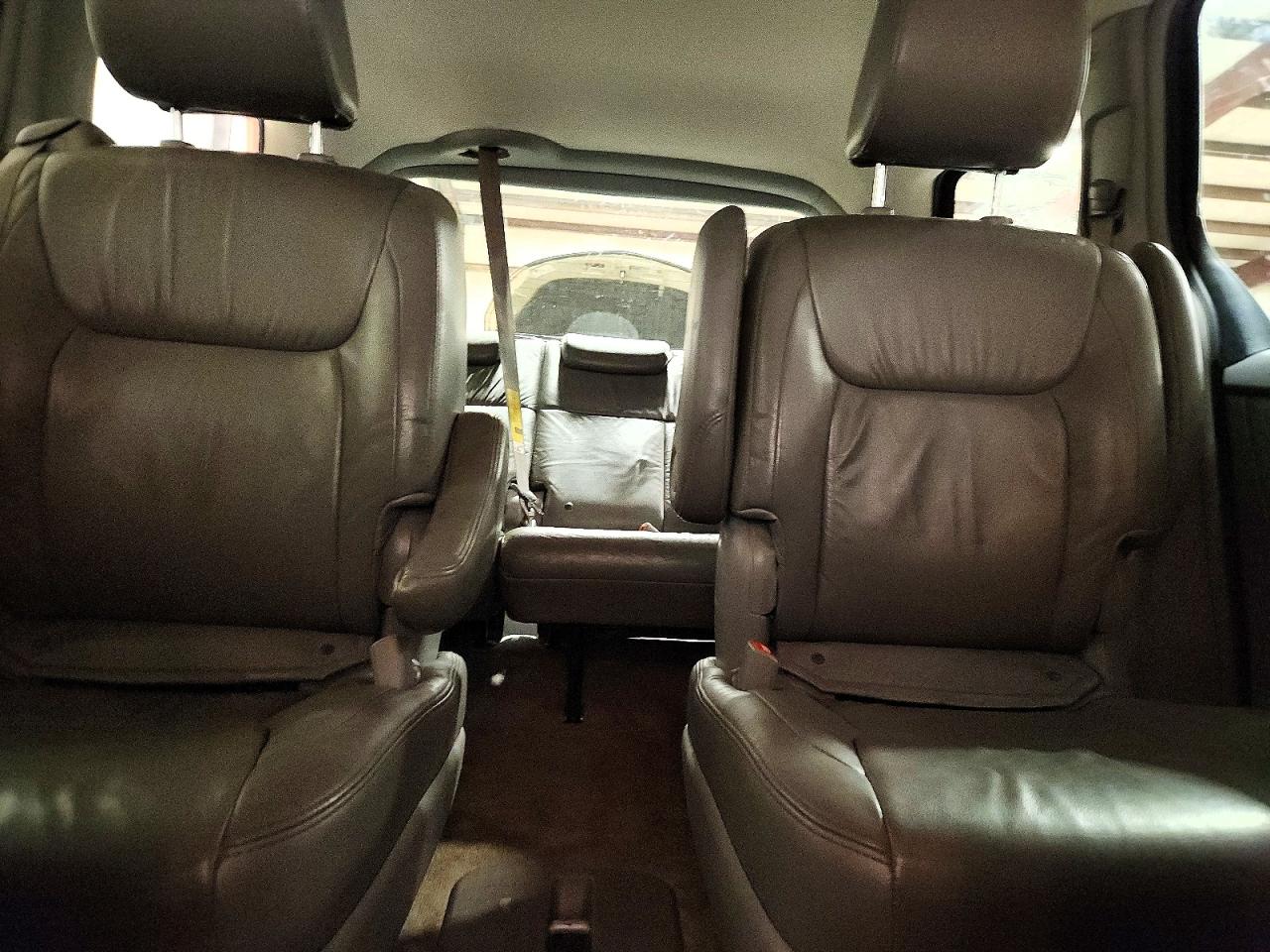 2010 Toyota Sienna Xle Silver vin: 5TDYK4CC1AS327046